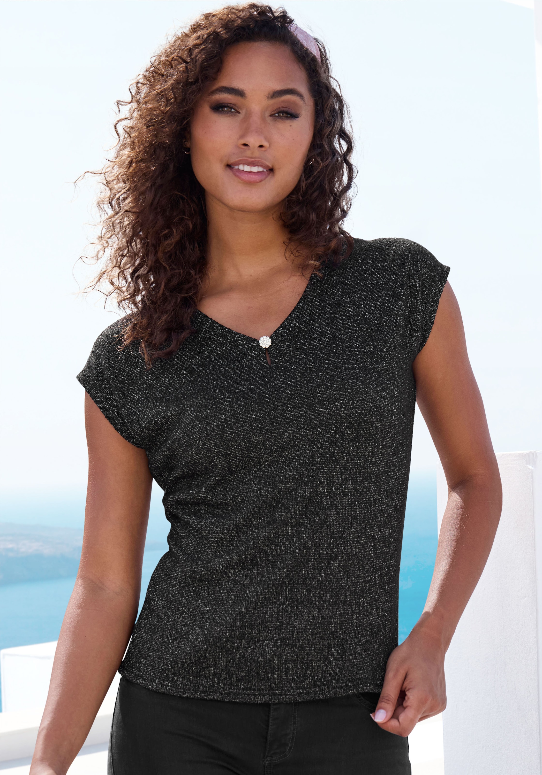 LASCANA Kurzarmshirt »mit funkelndem Strasskno...
