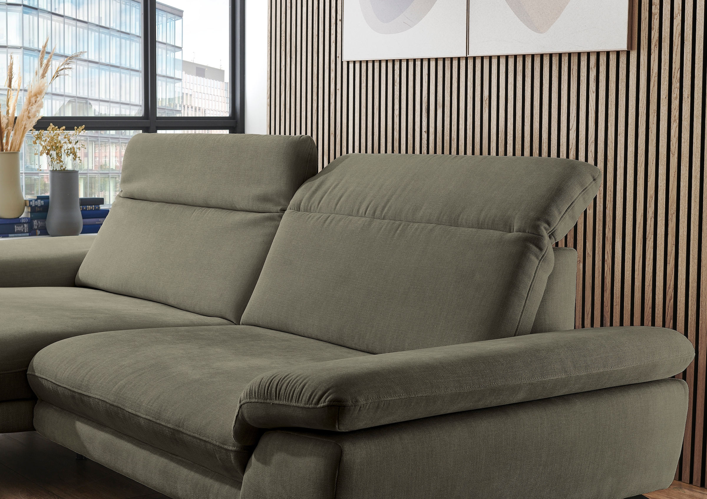 Die PlanBar Ecksofa »MP-IN22025 L-Form«, mit Kopfteilverstellung, wahlweise mit motorischem Canape