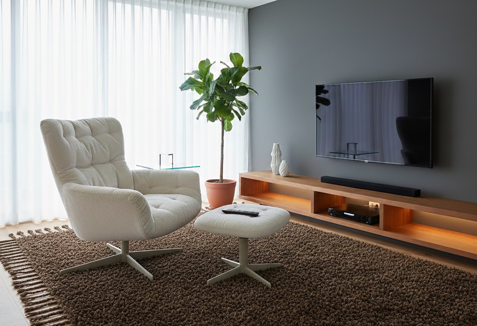 Jahnke Sessel »LOUNGE COSY TWIST PLUS« Loungesessel inkl. Hocker, bequeme Polsterung & Armlehnen, drehbar