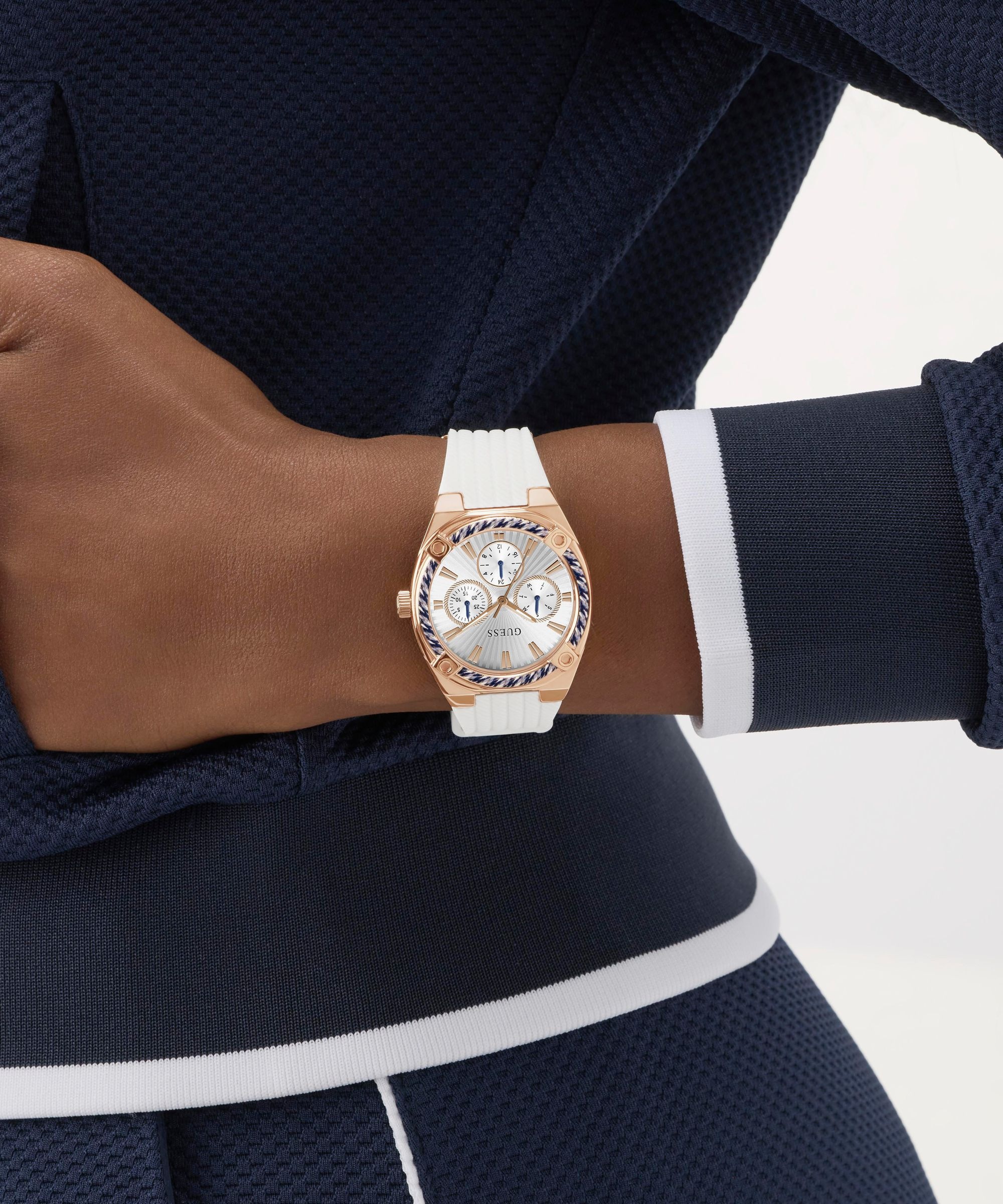 Guess Multifunktionsuhr »SAYLOR« Quarzuhr, Armbanduhr, Damenuhr, Silikonarmband, analog, Wochentag, Tag