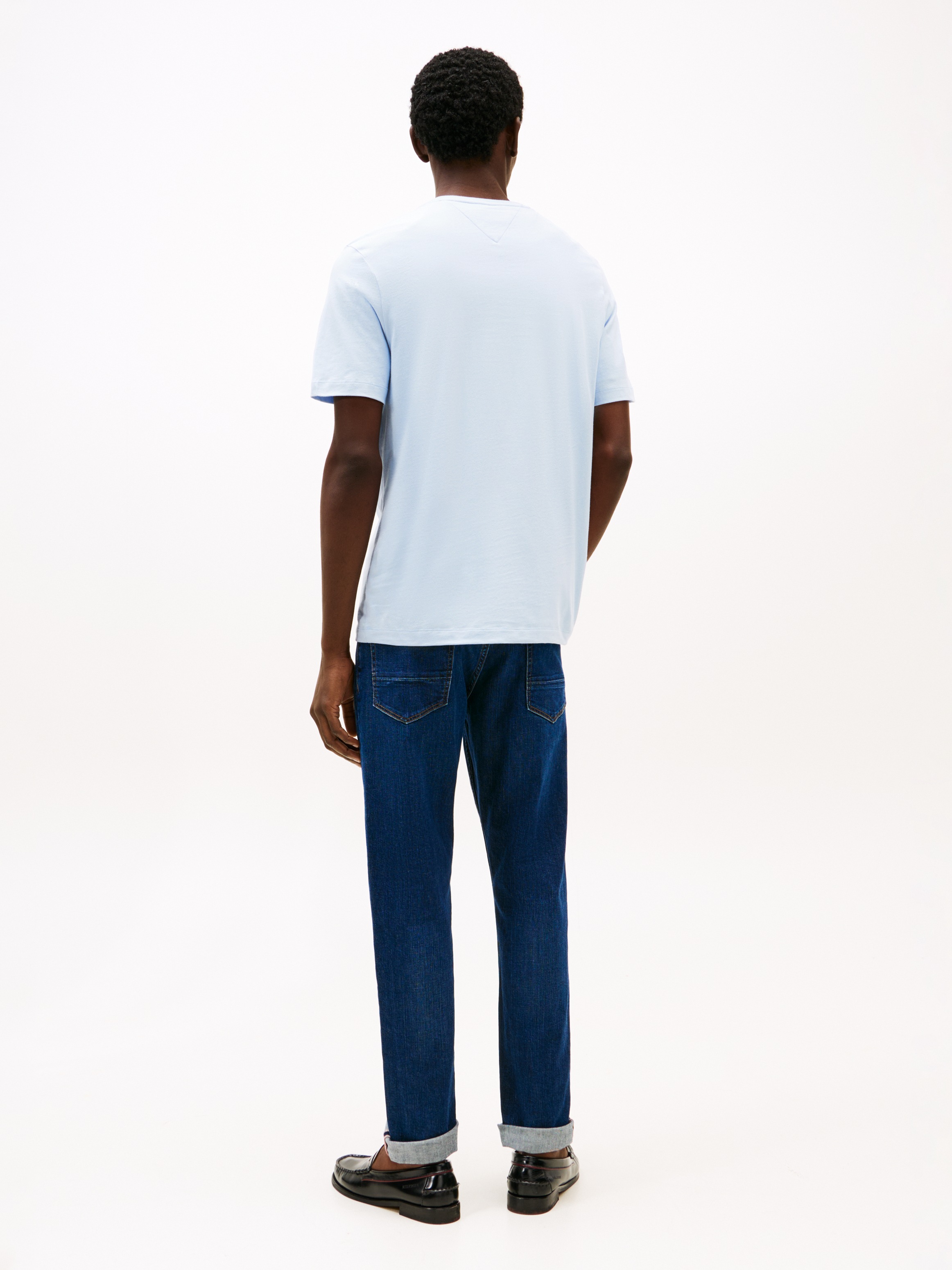 Tommy Hilfiger T-Shirt »ESSENTIAL REG FIT SOLID TEE mit Stickerei und Rundhals«, unifarben, casual, regular fit, Baumwolle, Rundhals