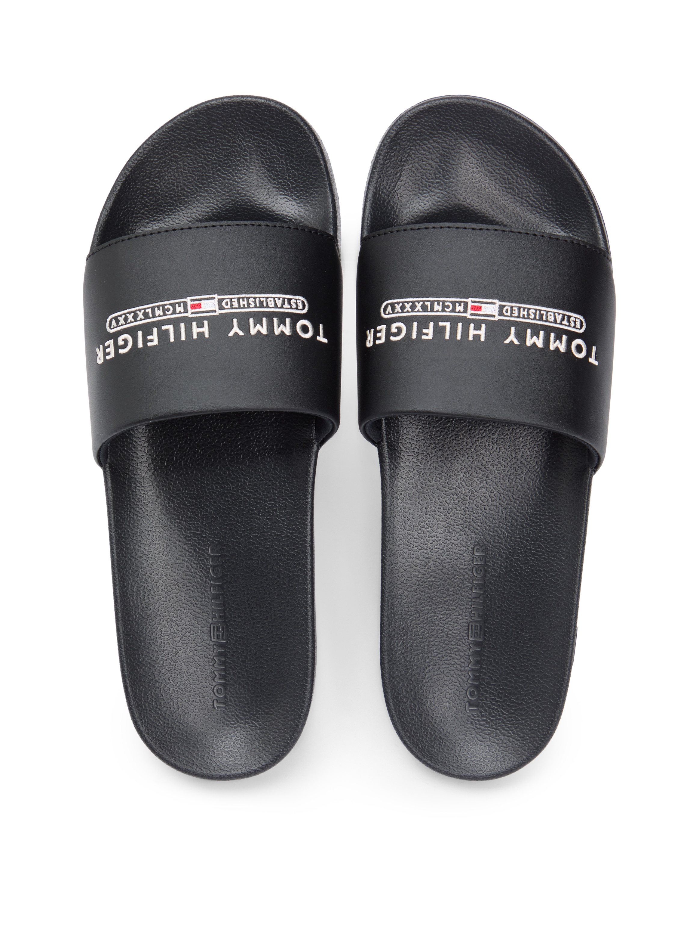 Tommy Hilfiger Pantolette »TOMMY HILFIGER RAISED POOL SLIDE«  , Sommerschuh, Badeschuh, Haussschuh mit Logoschriftzug