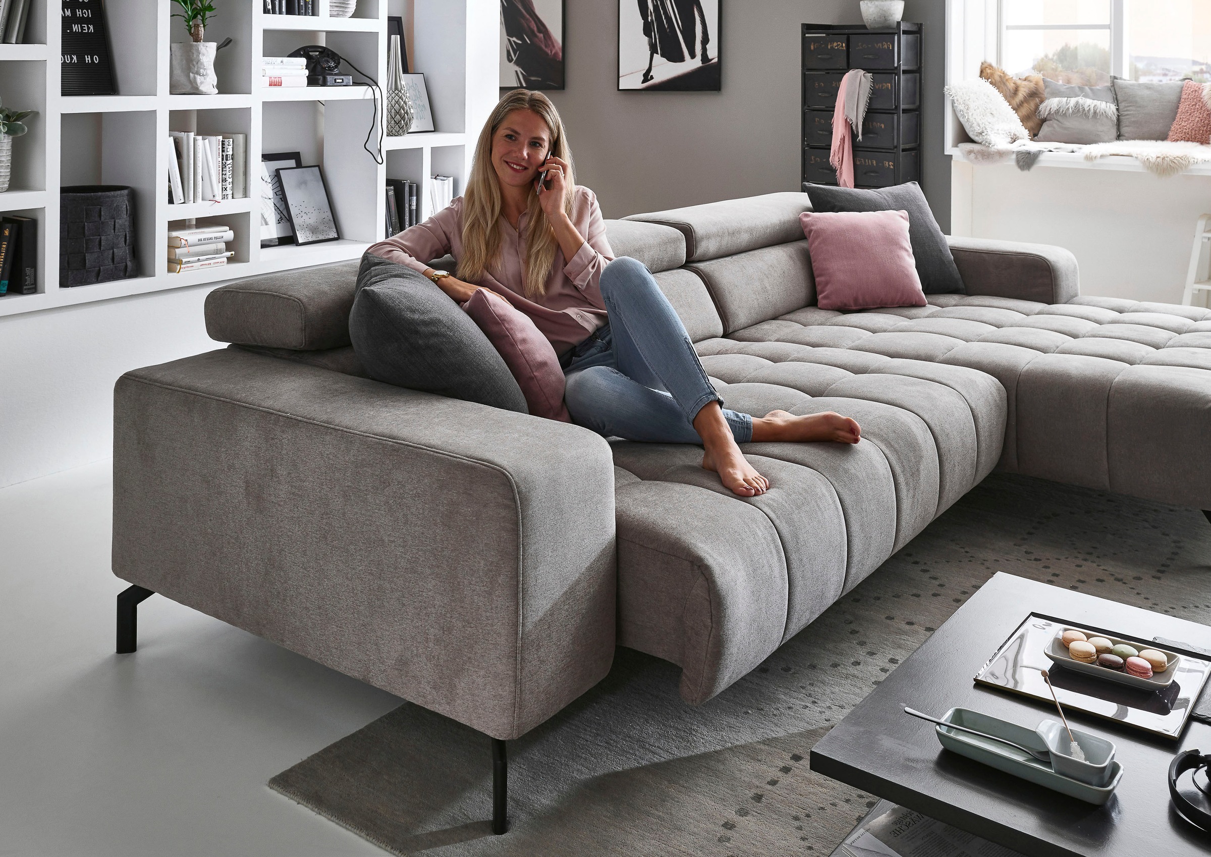 Die PlanBar Ecksofa »MP-IN18022 L-Form«, mit Kopfteilverstellung & Zierkissen, optional Sitztiefenverstellung