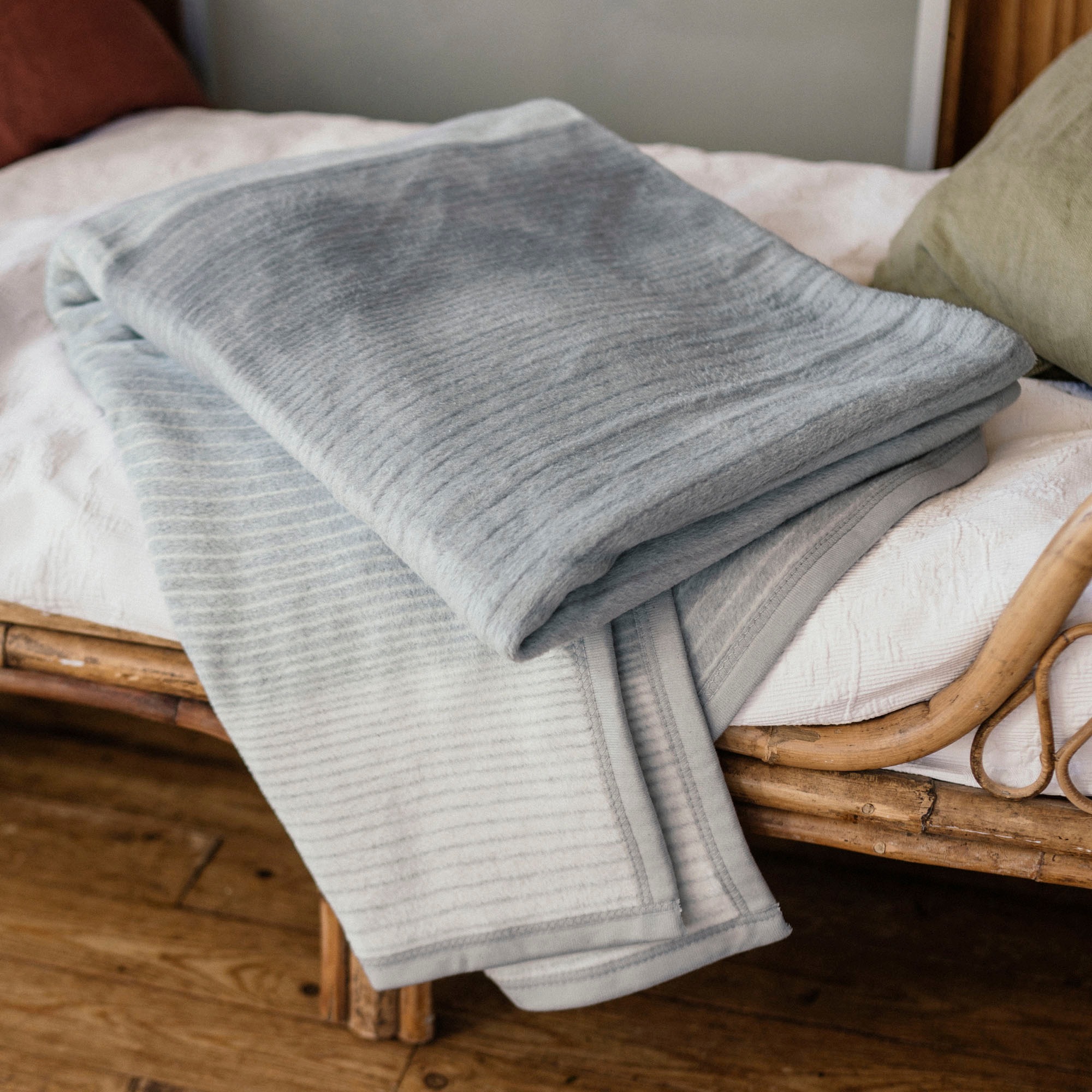 IBENA Wohndecke "Sorrento Jacquard" sanfter Farbverlauf, Kuscheldecke