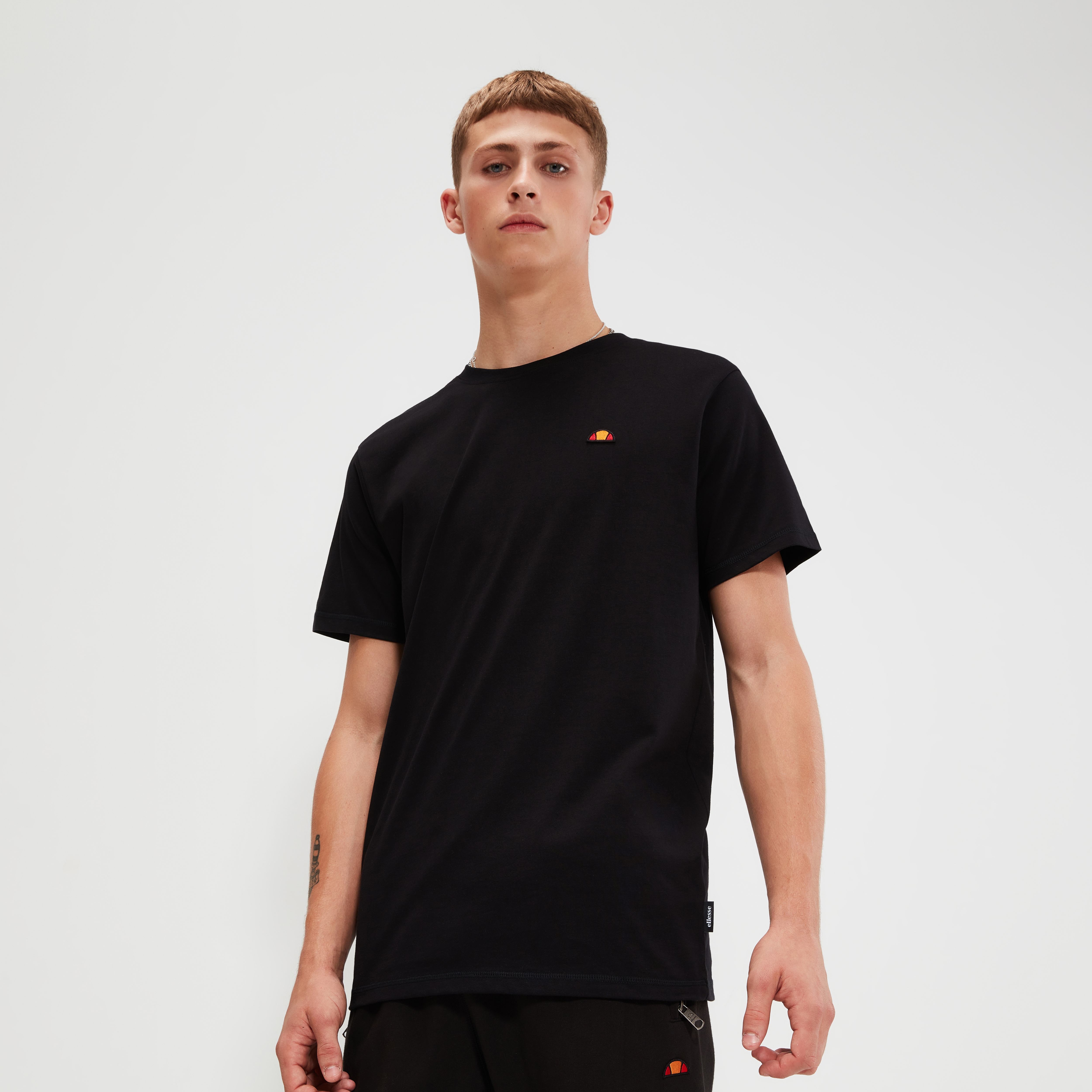 Ellesse T-Shirt "CASSICA TEE" aus Baumwolle, bequemer Schnitt, für Erwachsene, auch in großen Größen