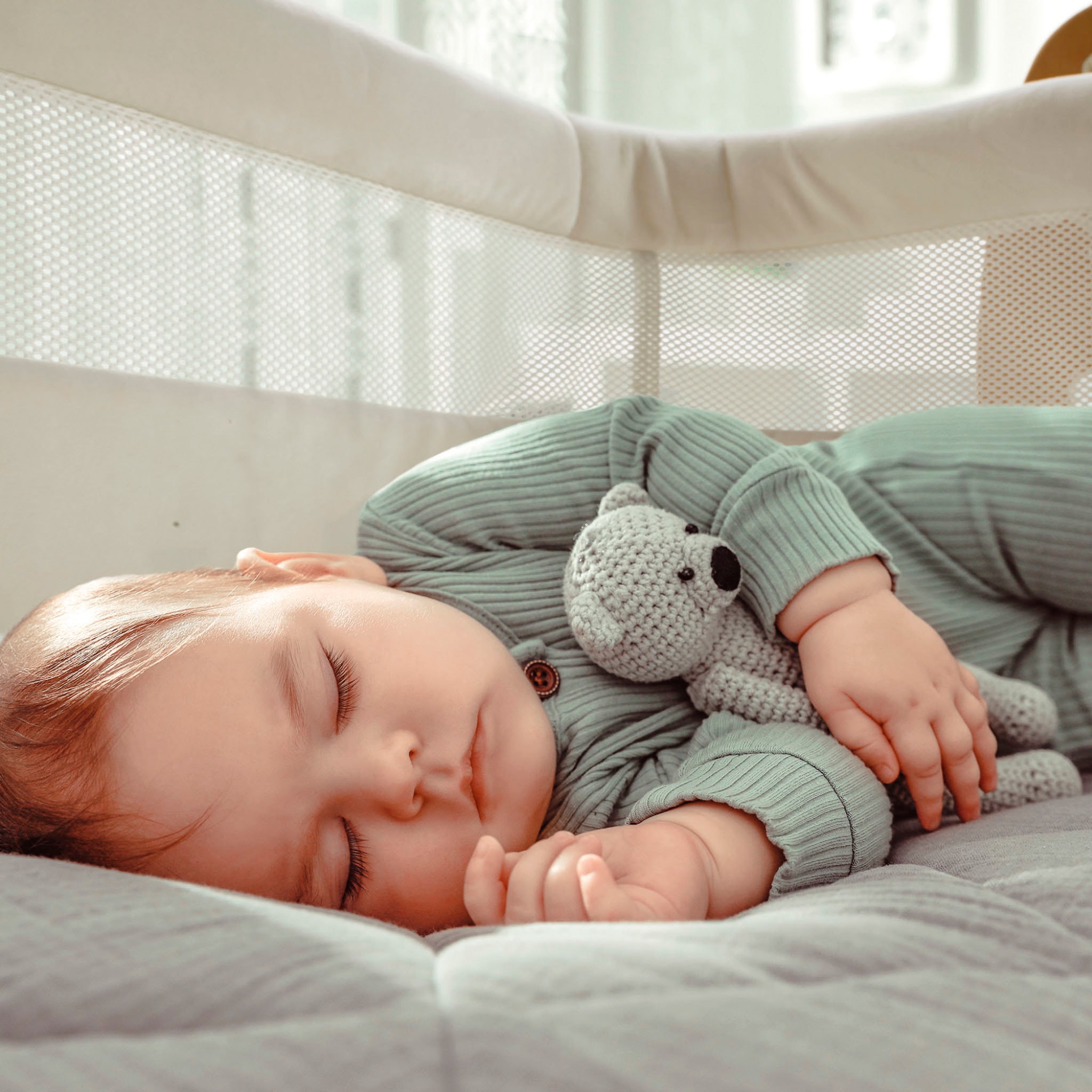 BabyGo Beistellbett »SidebySide, weiß/beige«, mit Schaukelfunktion