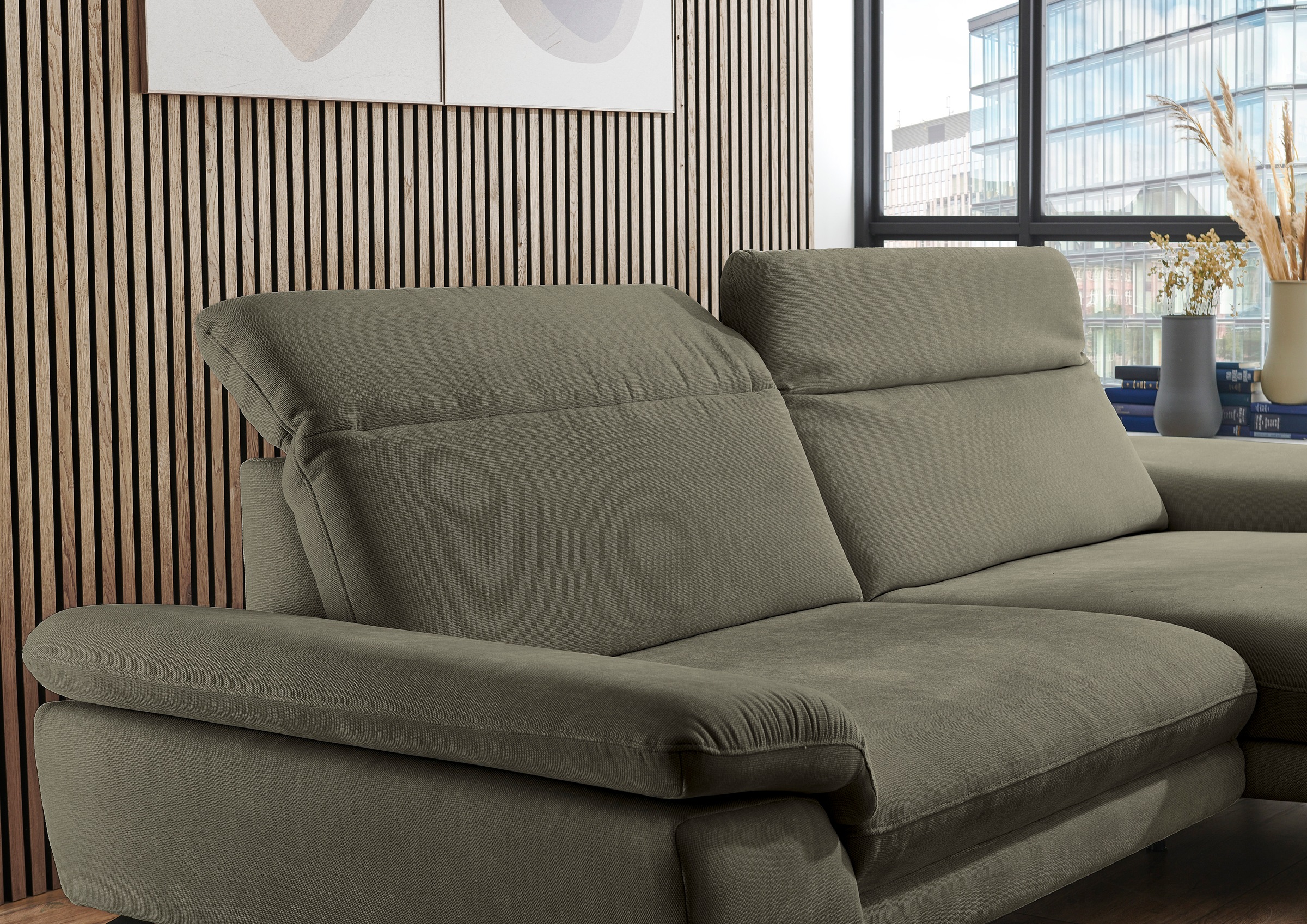 Die PlanBar Ecksofa »MP-IN22025 L-Form«, mit Kopfteilverstellung, wahlweise mit motorischem Canape