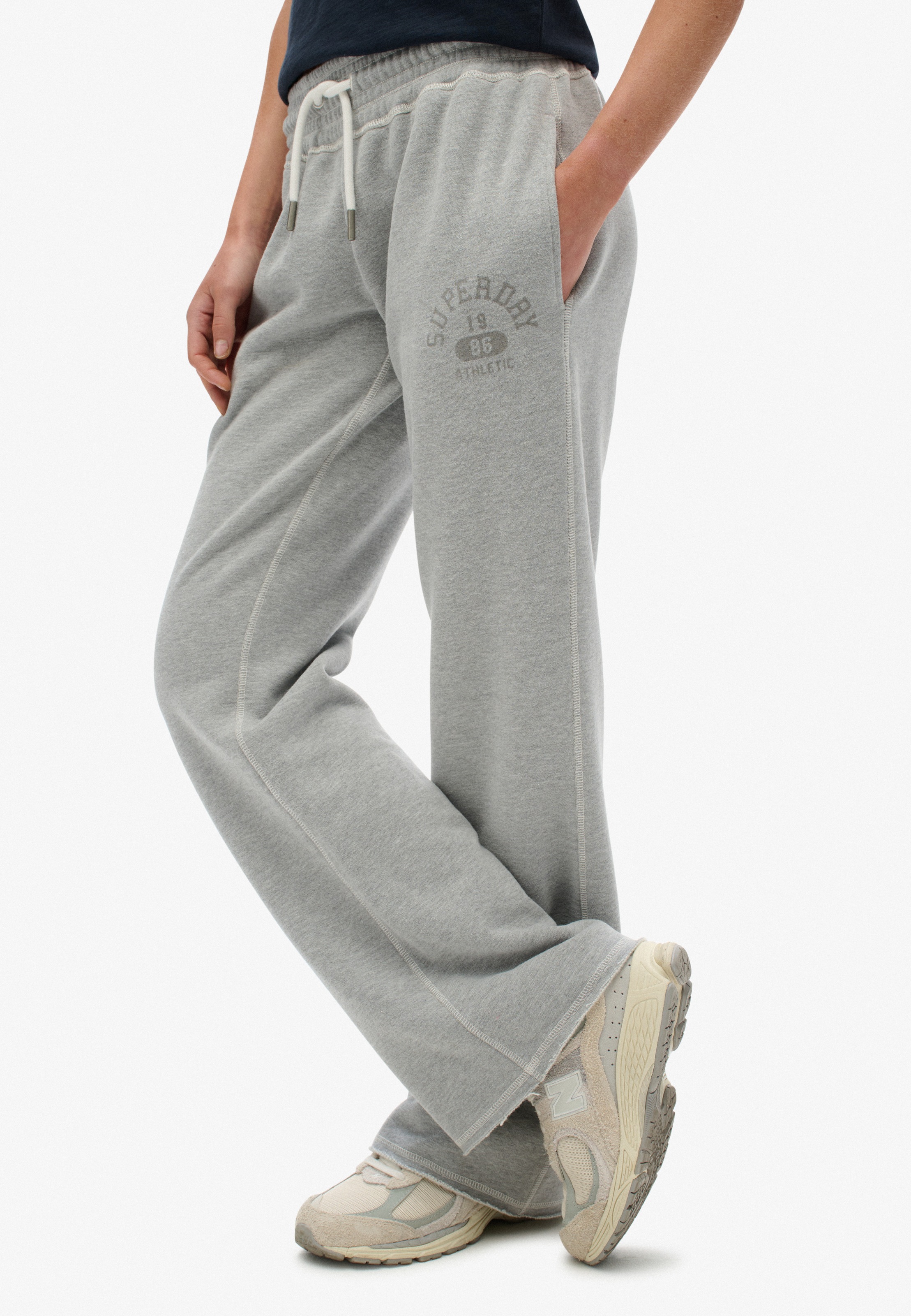 Superdry Sweathose "SU-ATHLETIC PRINT FLARE JOGGER" günstig online kaufen