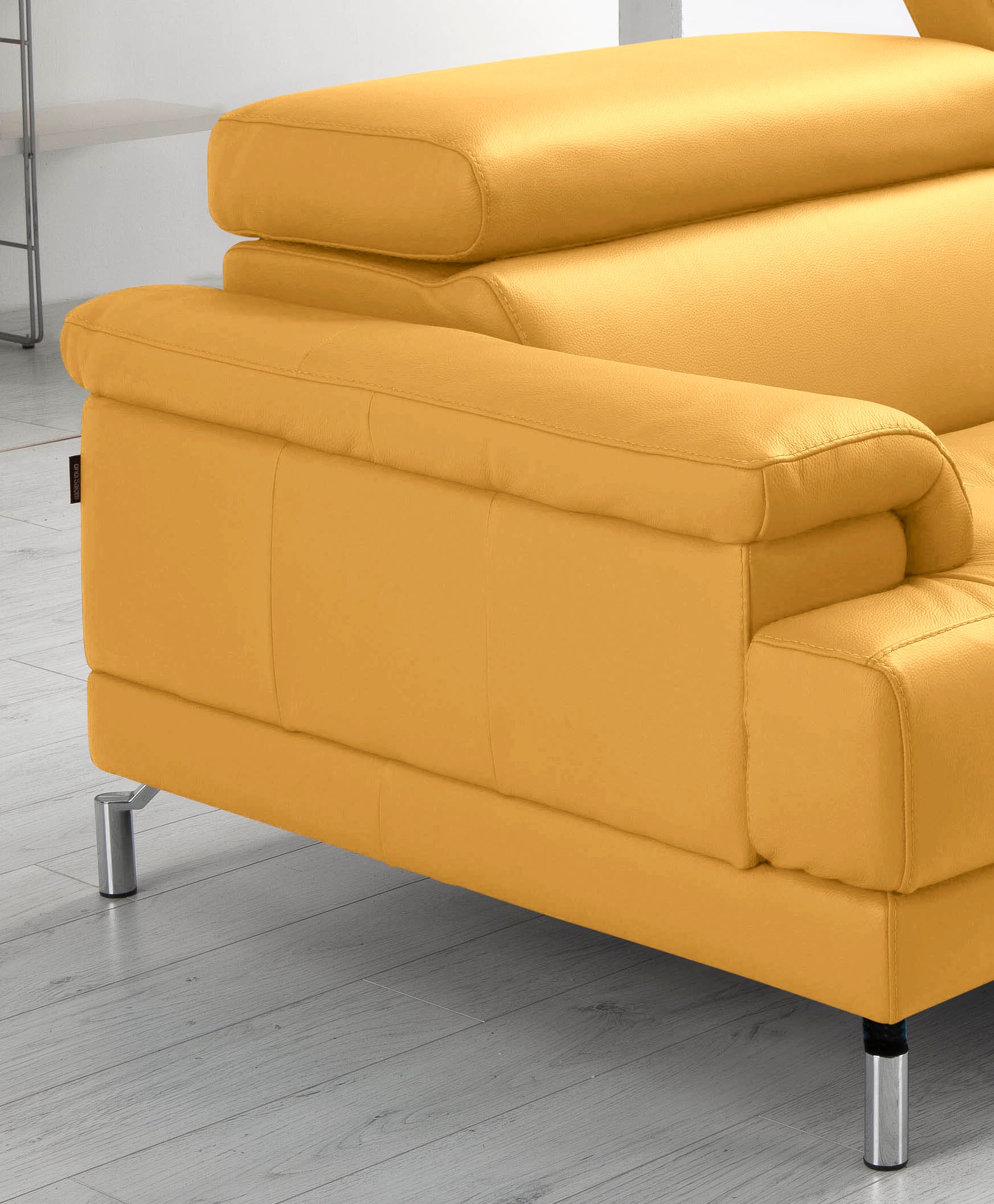 Egoitaliano 2,5-Sitzer »Soul, Design und Sitzkomfort auf hohem Niveau, tolle Details«, inkl. Kopfteilverstellung für noch mehr Komfort, Designfuß