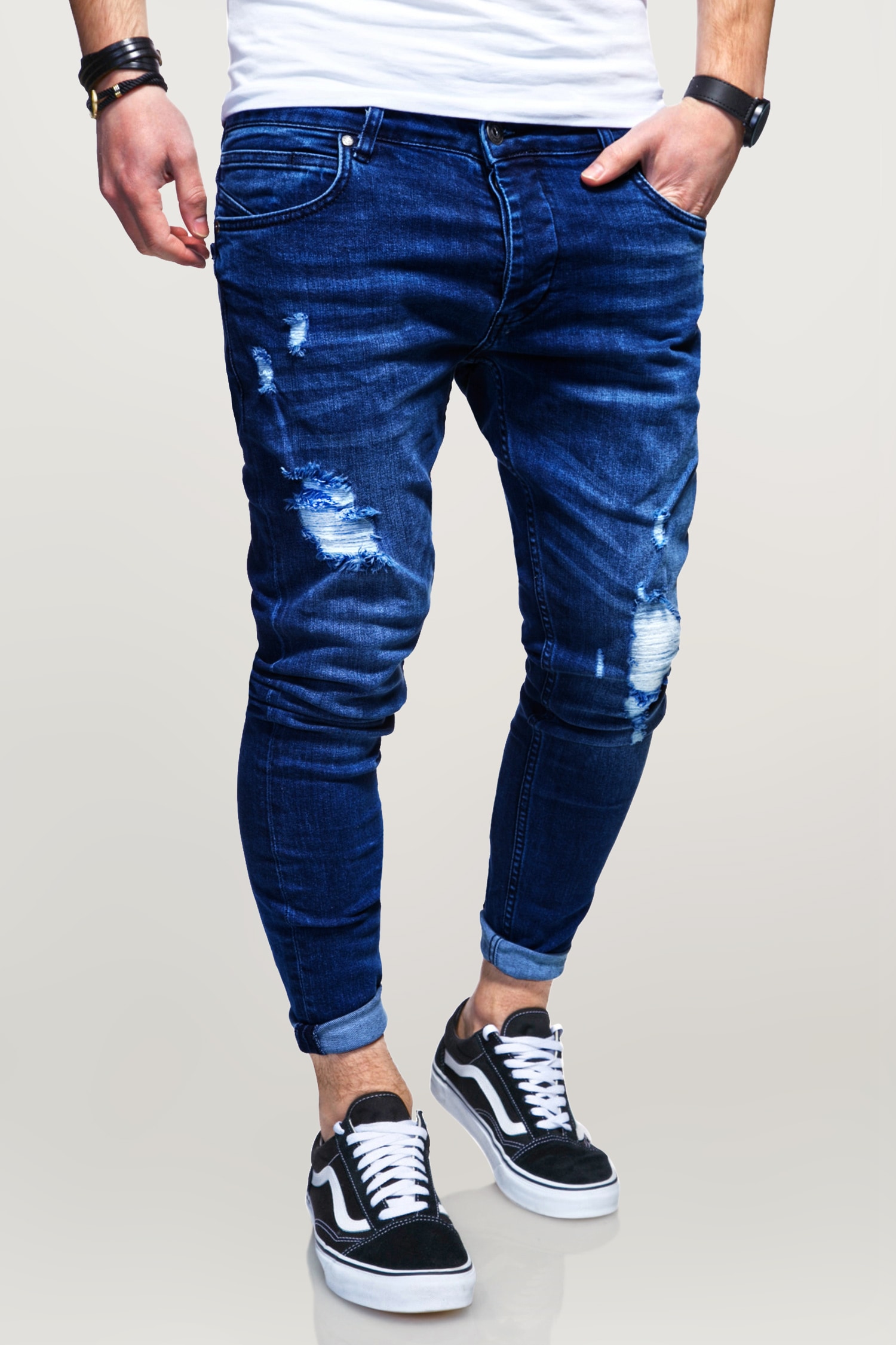 behype Slim-fit-Jeans »EIKE«, mit trendigen Used-Elementen