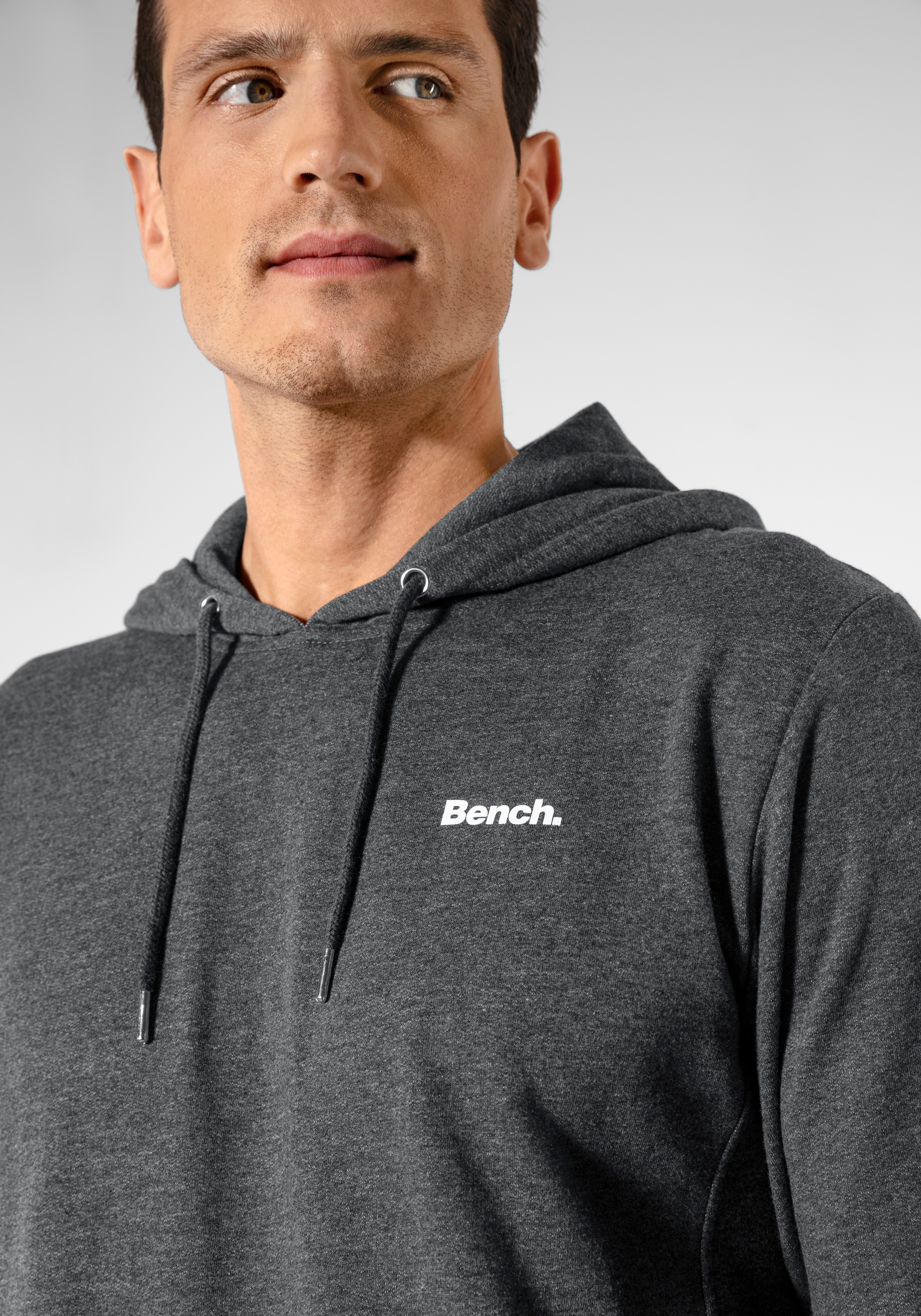 Bench. Loungewear Hoodie, Sweatshirt mit Kapuze und seitlichen Taschen, Baumwollmischung
