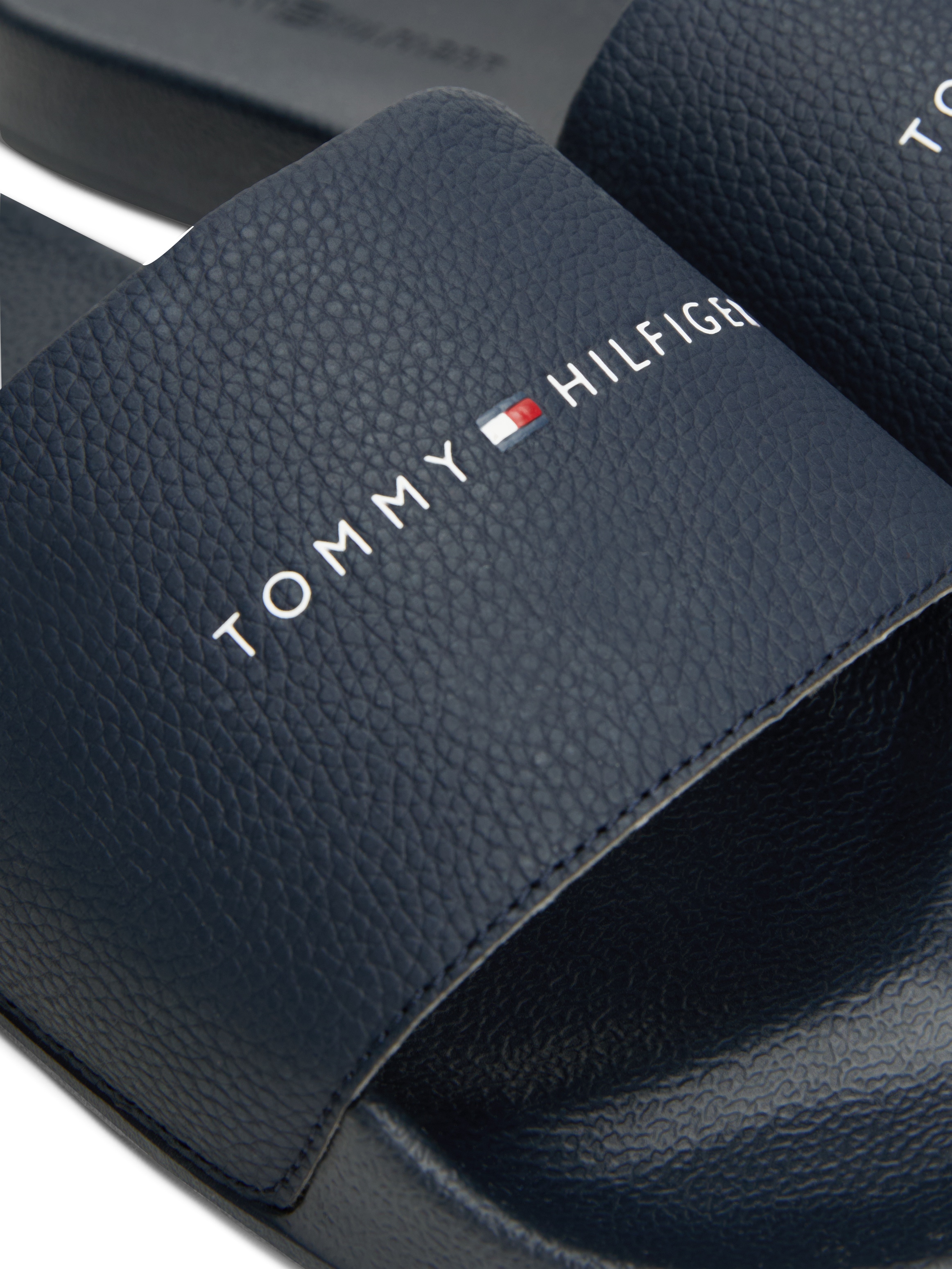 Tommy Hilfiger Pantolette »HILIFGER NYC POOL SLIDE«, Schlupfschuh, Strandschuh, Schlappen mit Logoschriftzug