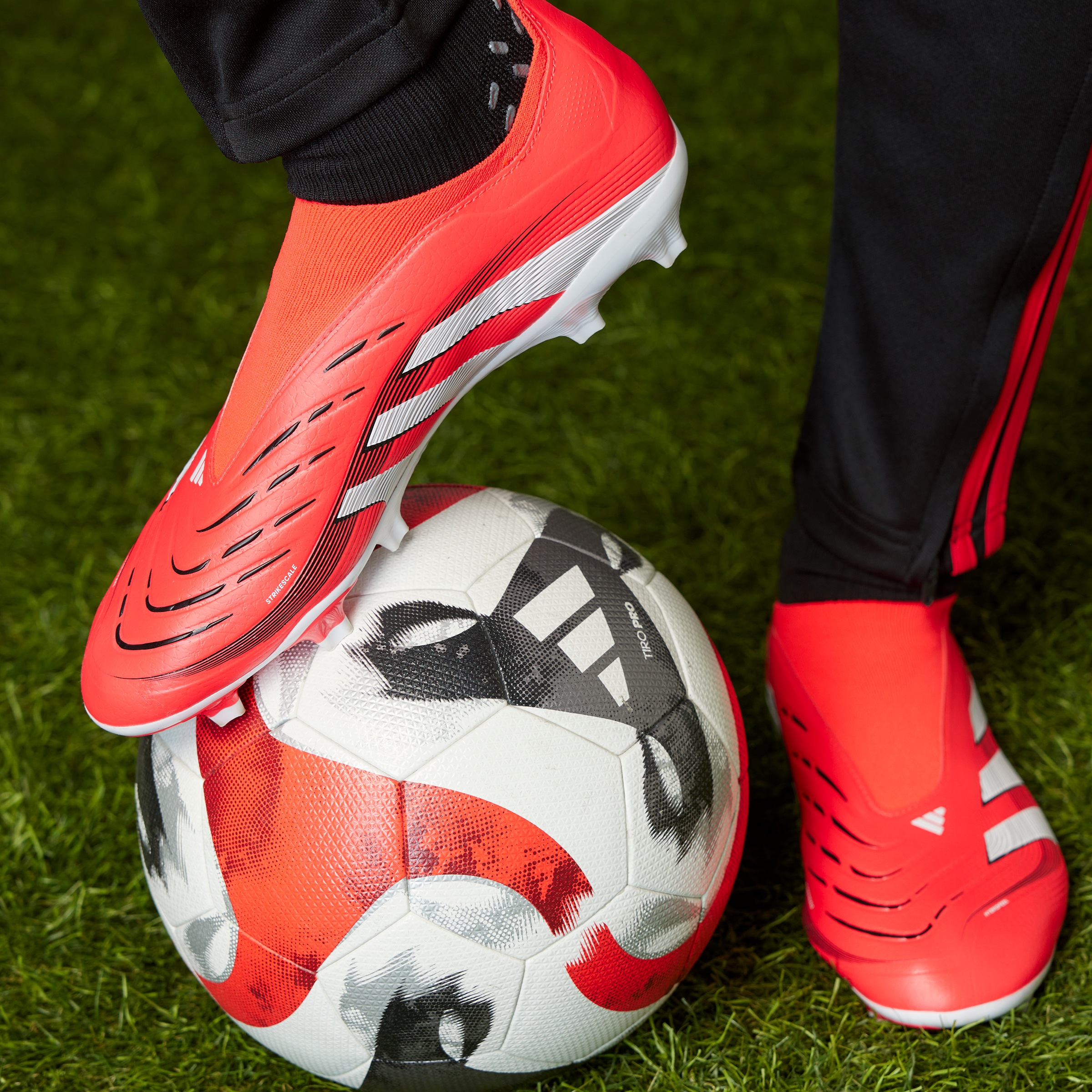 adidas Performance Fußballschuh »PREDATOR LEAGUE LACELESS FG/MG«