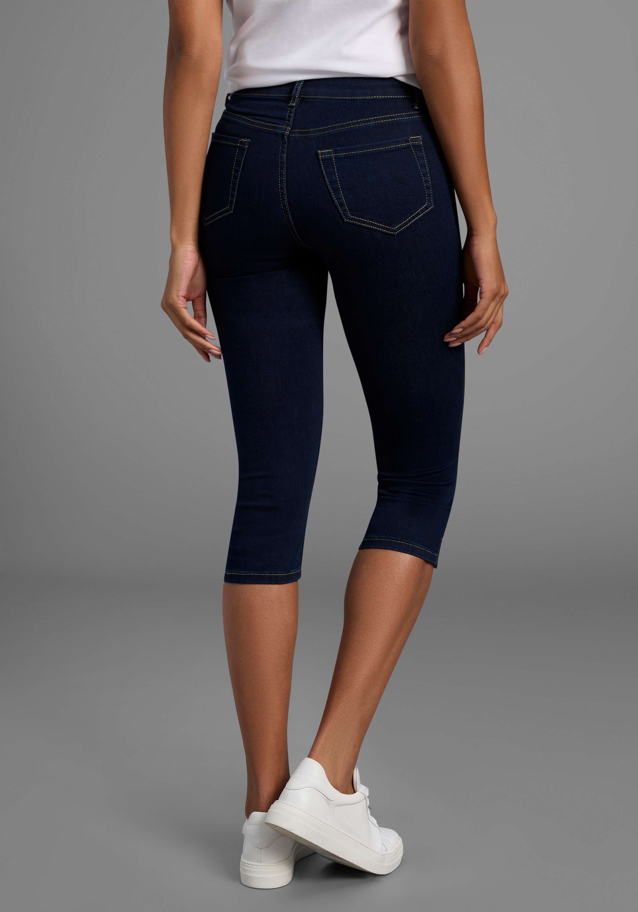 Arizona Caprijeans »Ultra-Stretch«, extra-enger Schnitt, modischer Beinabschluss mit Schlitz