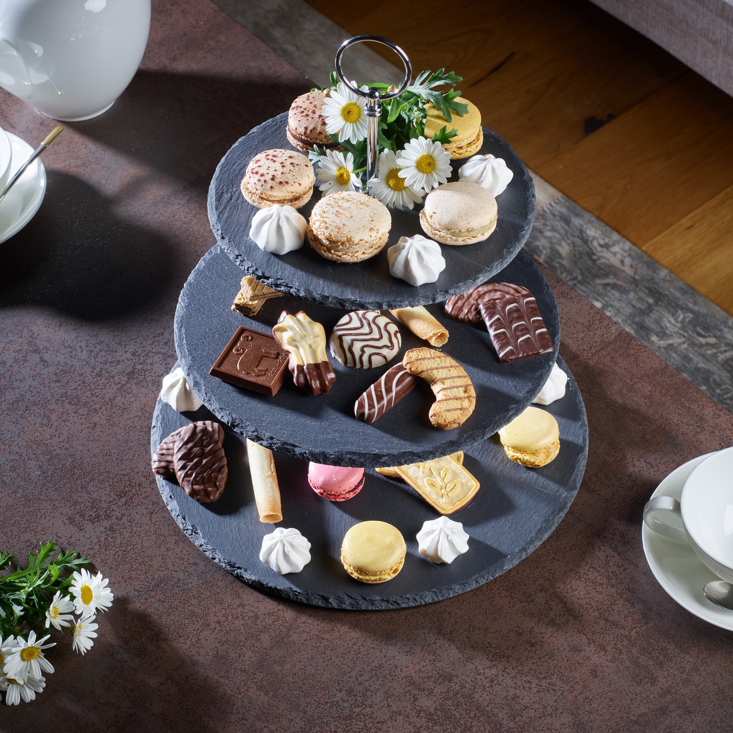 ECHTWERK Etagere »Schiefer Etagere«, für Gebäck, Obst, Käse und Dessert aus Naturschiefer mit Metallgriff