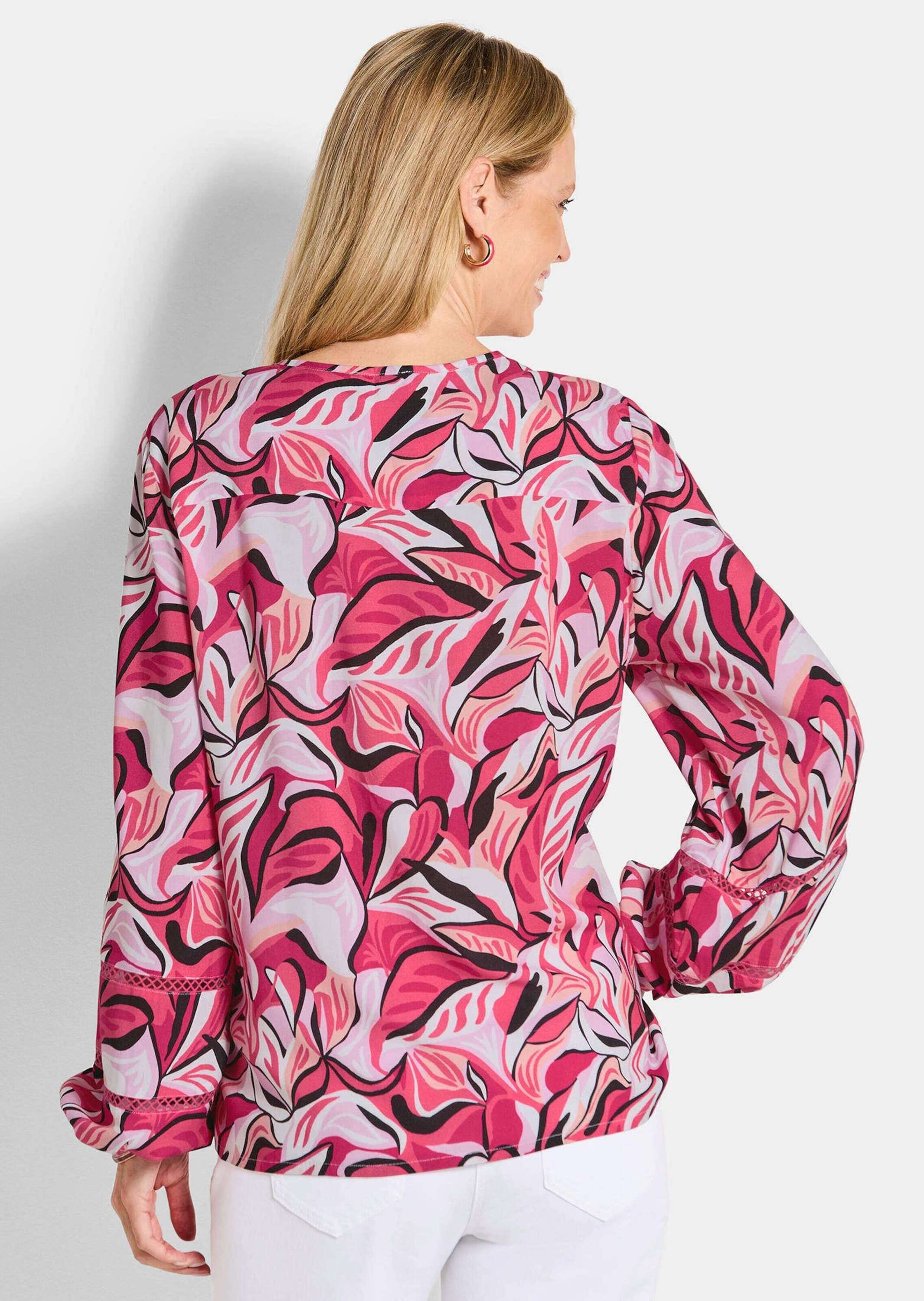 GOLDNER Kurzarmbluse »Kurzgröße Viskosebluse mit floralem Muster« Spitzenbänchen im Ärmel