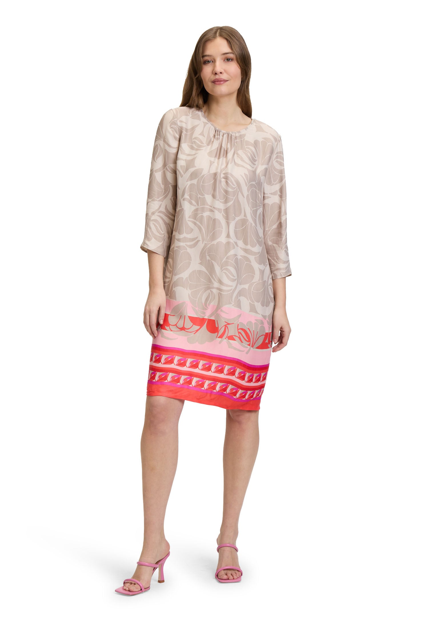 Betty Barclay Sommerkleid »Betty Barclay Sommerkleid mit Rundhalsausschnitt«, Form