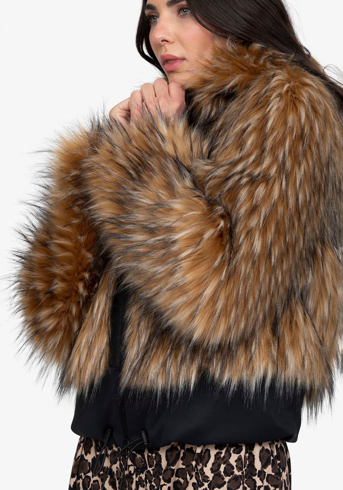 Thumbnail - Sportalm Kitzbühel Fellimitatjacke mit Kapuze Regular fit mit Rundhalsausschnitt