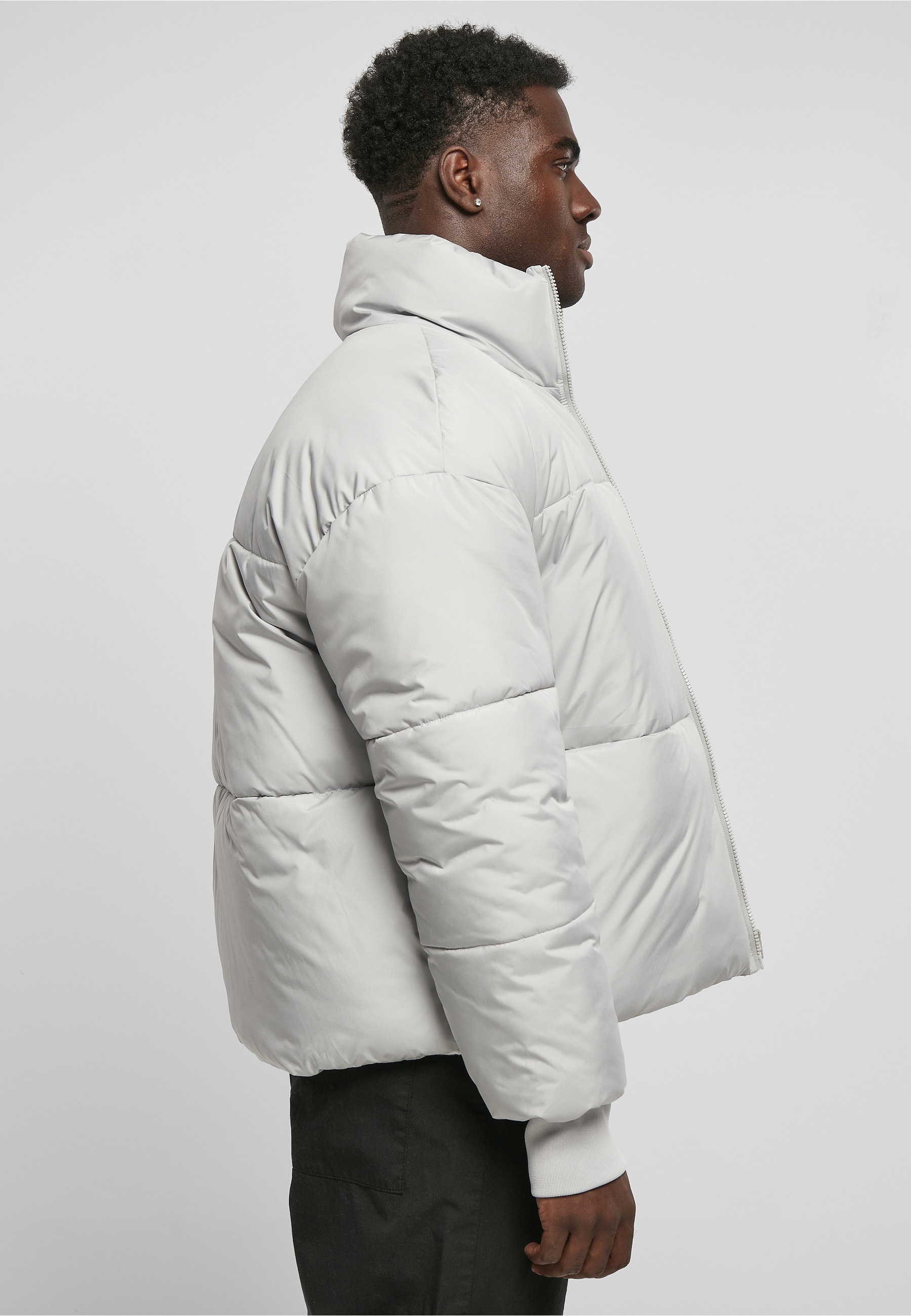 URBAN CLASSICS Winterjacke »Urban Classics Herren Short Big Puffer Jacket« 1 Stk. tlg. ohne Kapuze