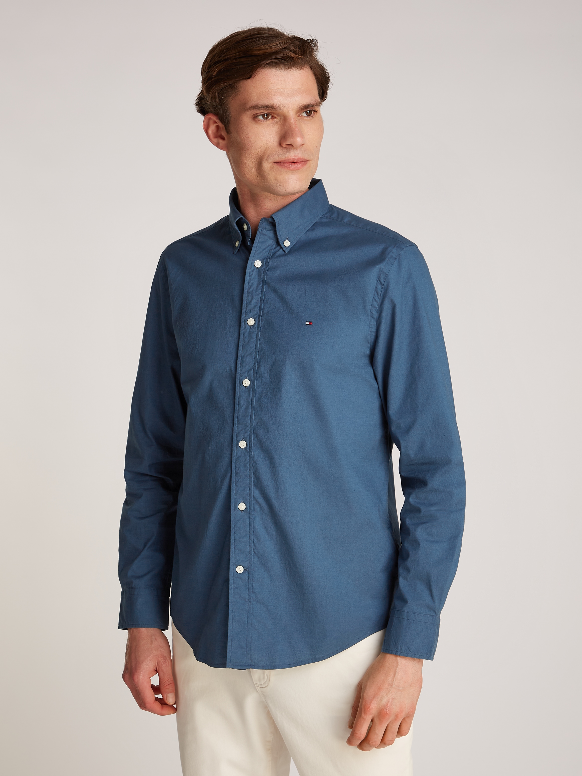 Tommy Hilfiger Businesshemd "FLEX POPLIN SOLID RF SHIRT 1", mit Logosticker günstig online kaufen