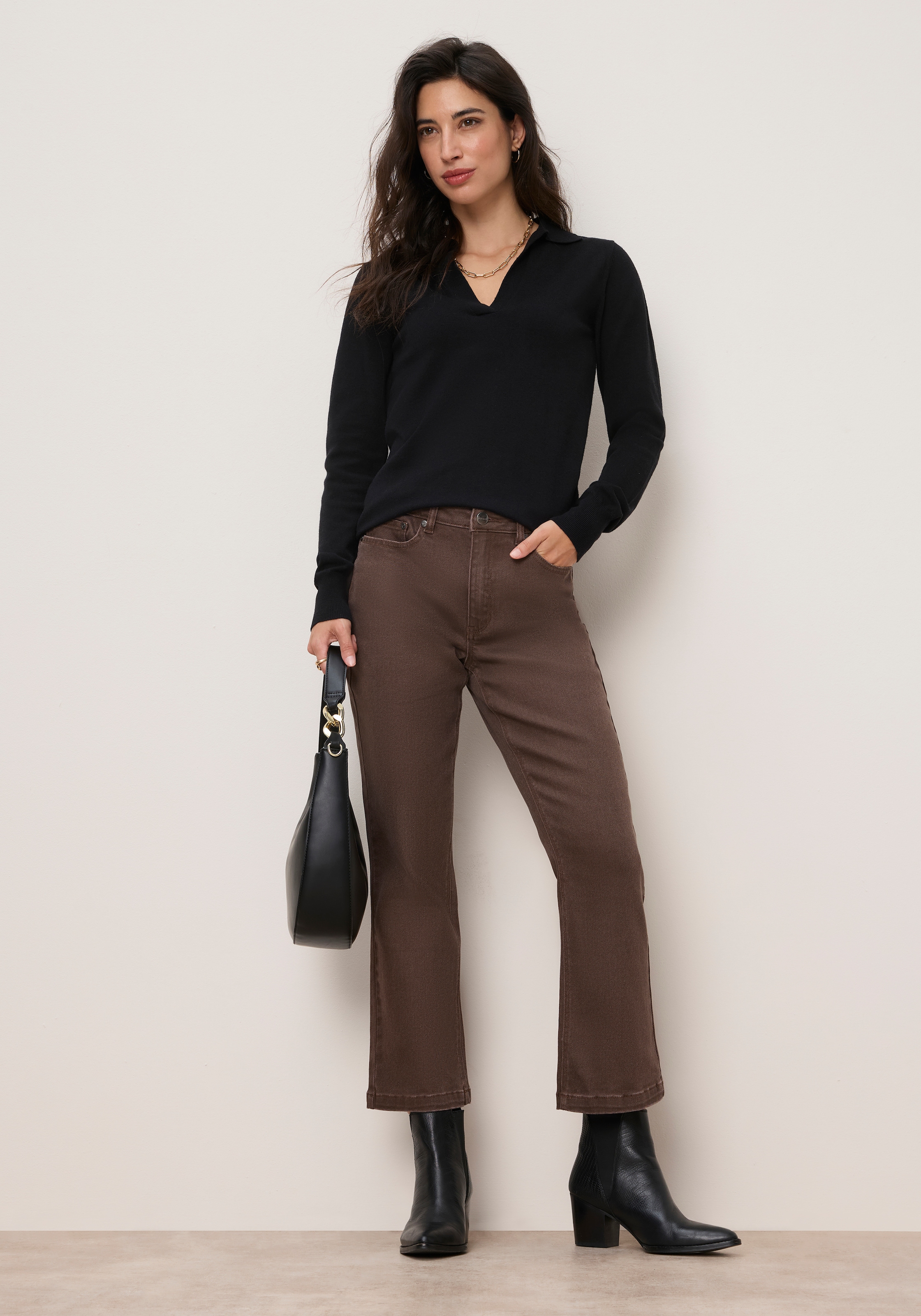 Tamaris Strickpullover »mit Polokragen, figurumspielende Passform, aus Feinstrick« aus weicher Viskosemischung