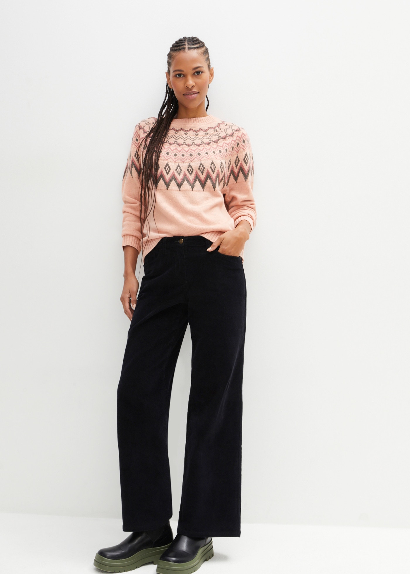 bonprix Cordhose  mit ausgestelltem Bein, Loose Fit, in Stretch-Qualität, im Casual-Stil