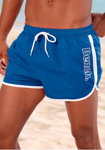 Bench. Badeshorts su coolem Logodruck