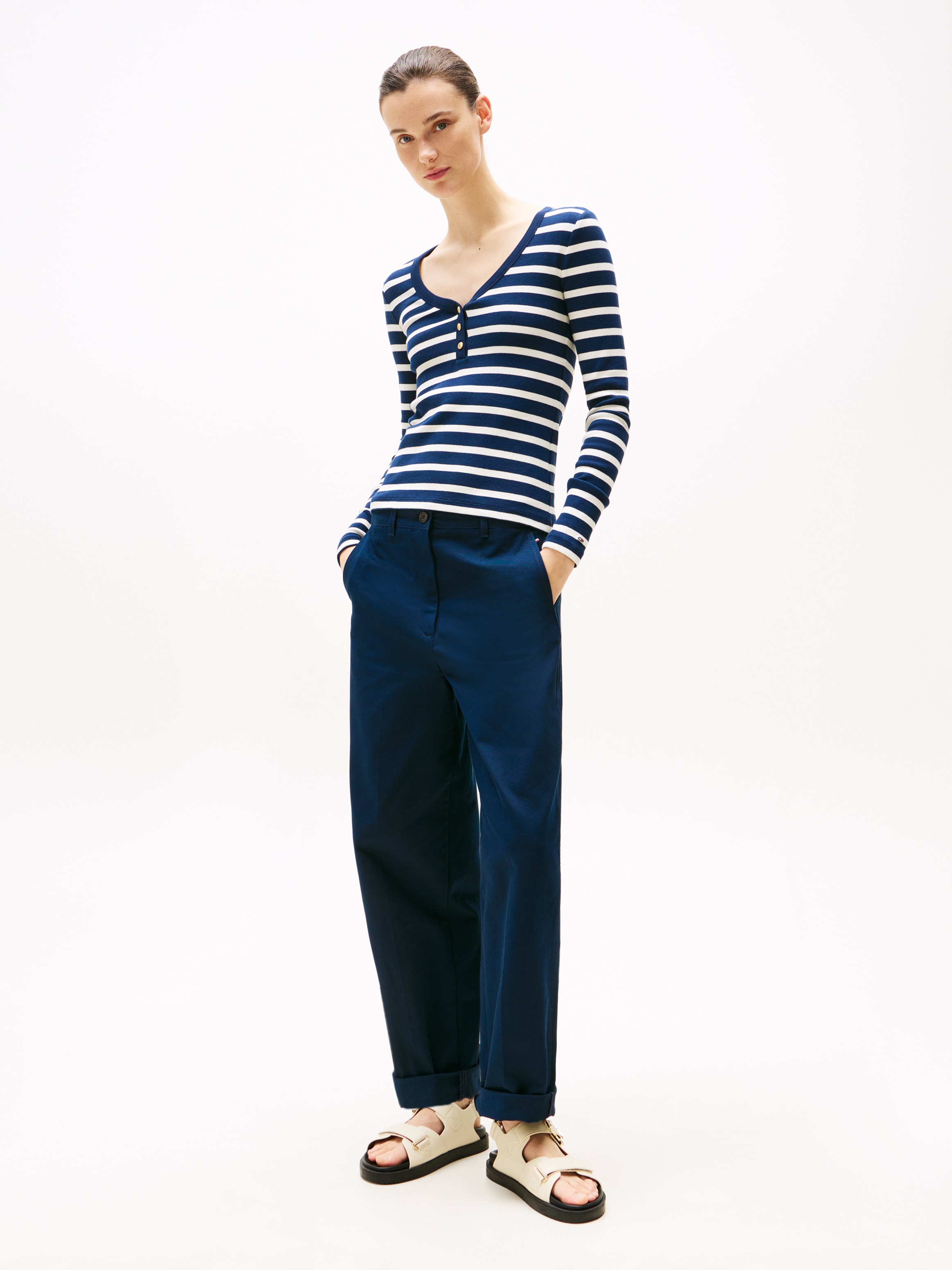 Tommy Hilfiger Langarmshirt »SLIM HENLEY GB SCOOP-NK LS«, mit Rippenstruktur, mit Metalllabel