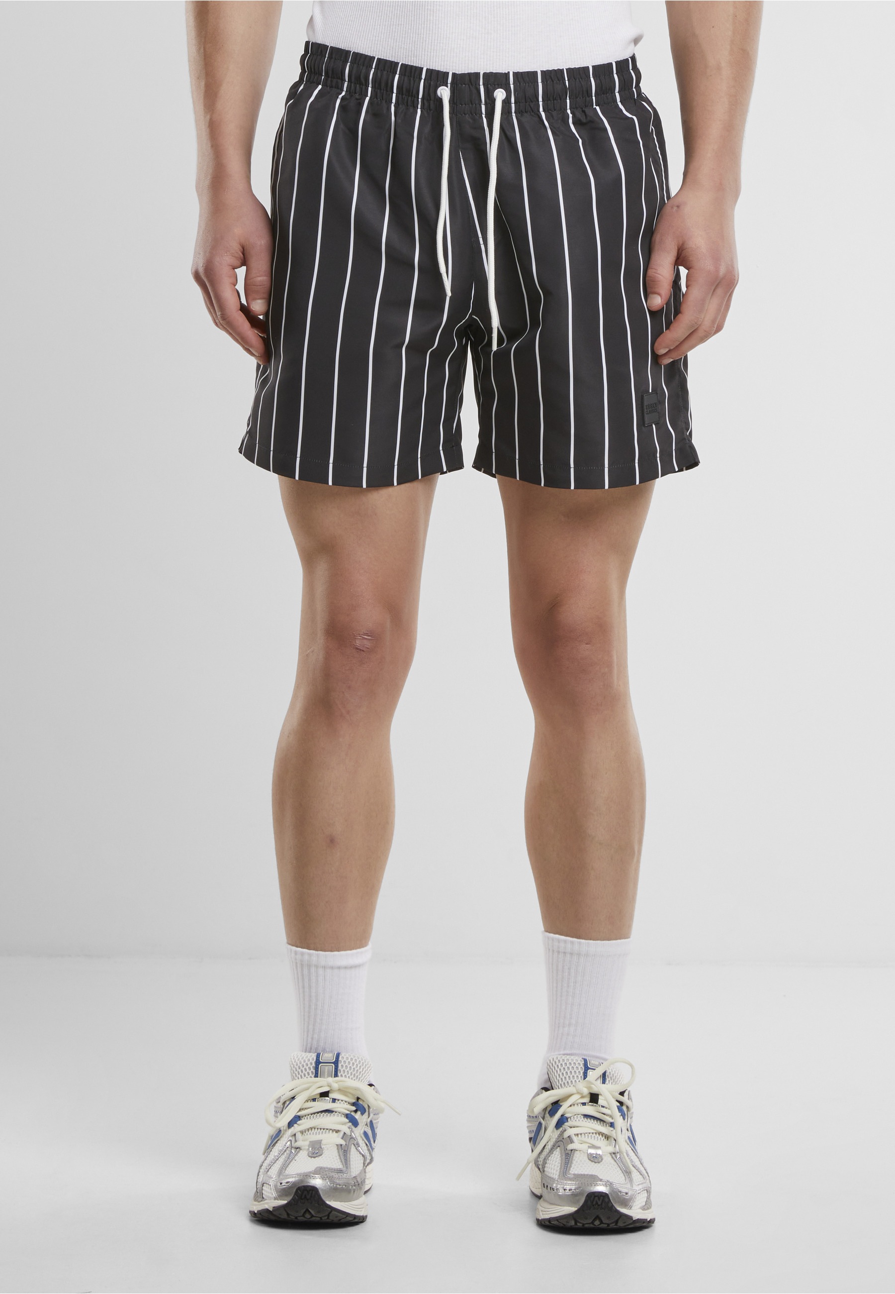 URBAN CLASSICS Badeshorts »Urban Classics Herren Stripe Swim Shorts«
