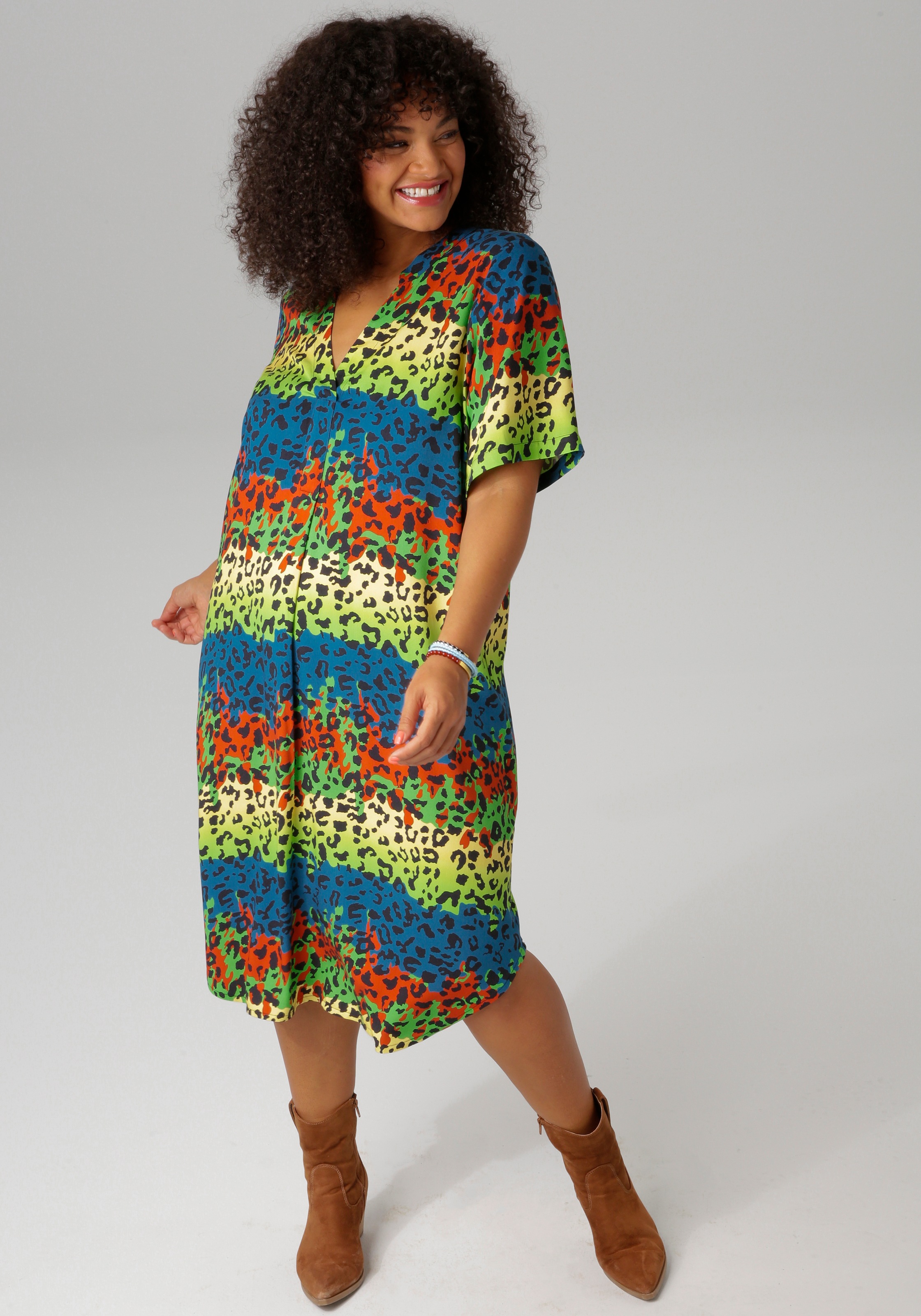 Aniston PLUS Blusenkleid, mit farbenfrohem Animal-Print günstig online kaufen