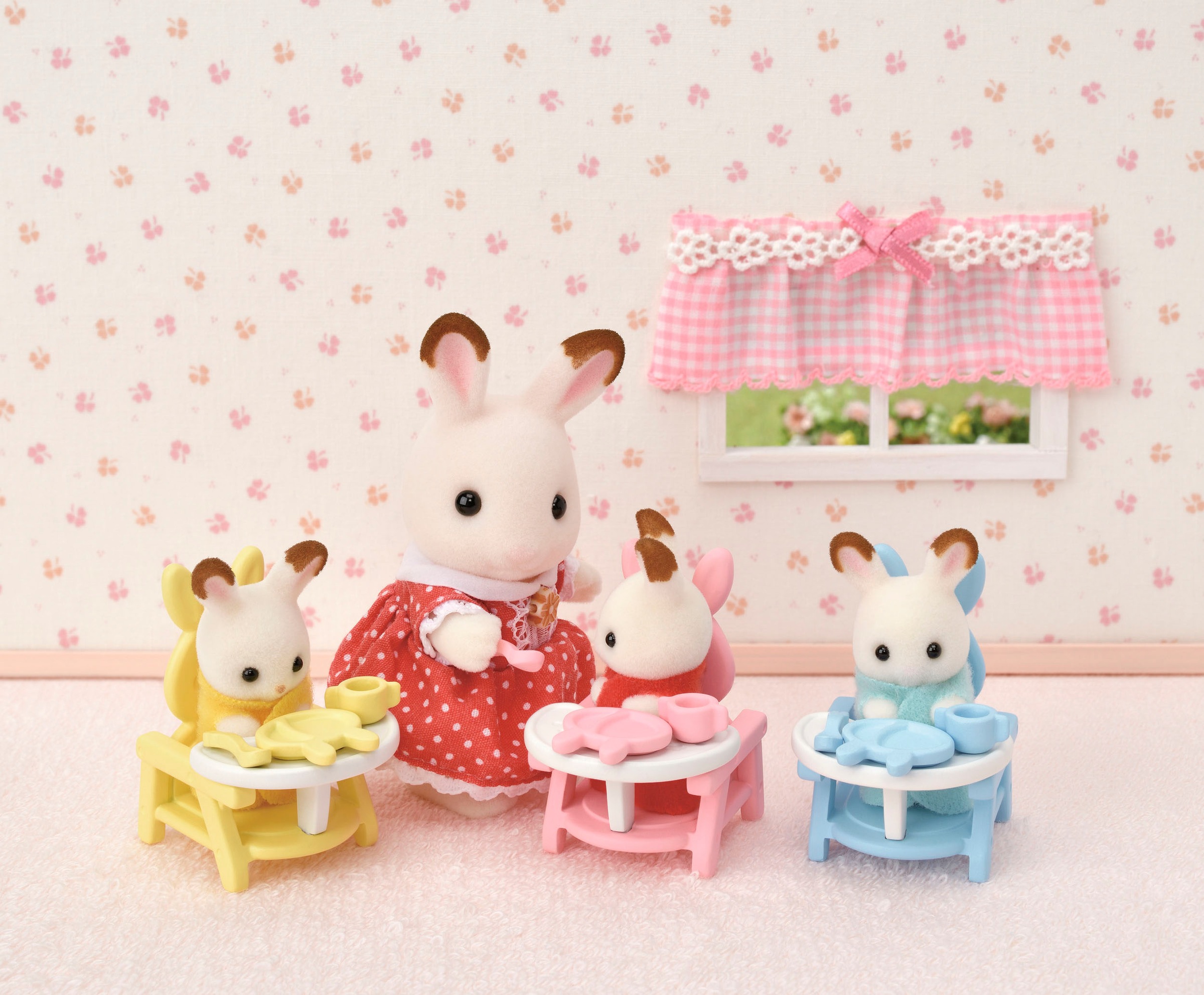 Sylvanian Families Spielfigur »Erstausstattung für Drillinge (5532)«