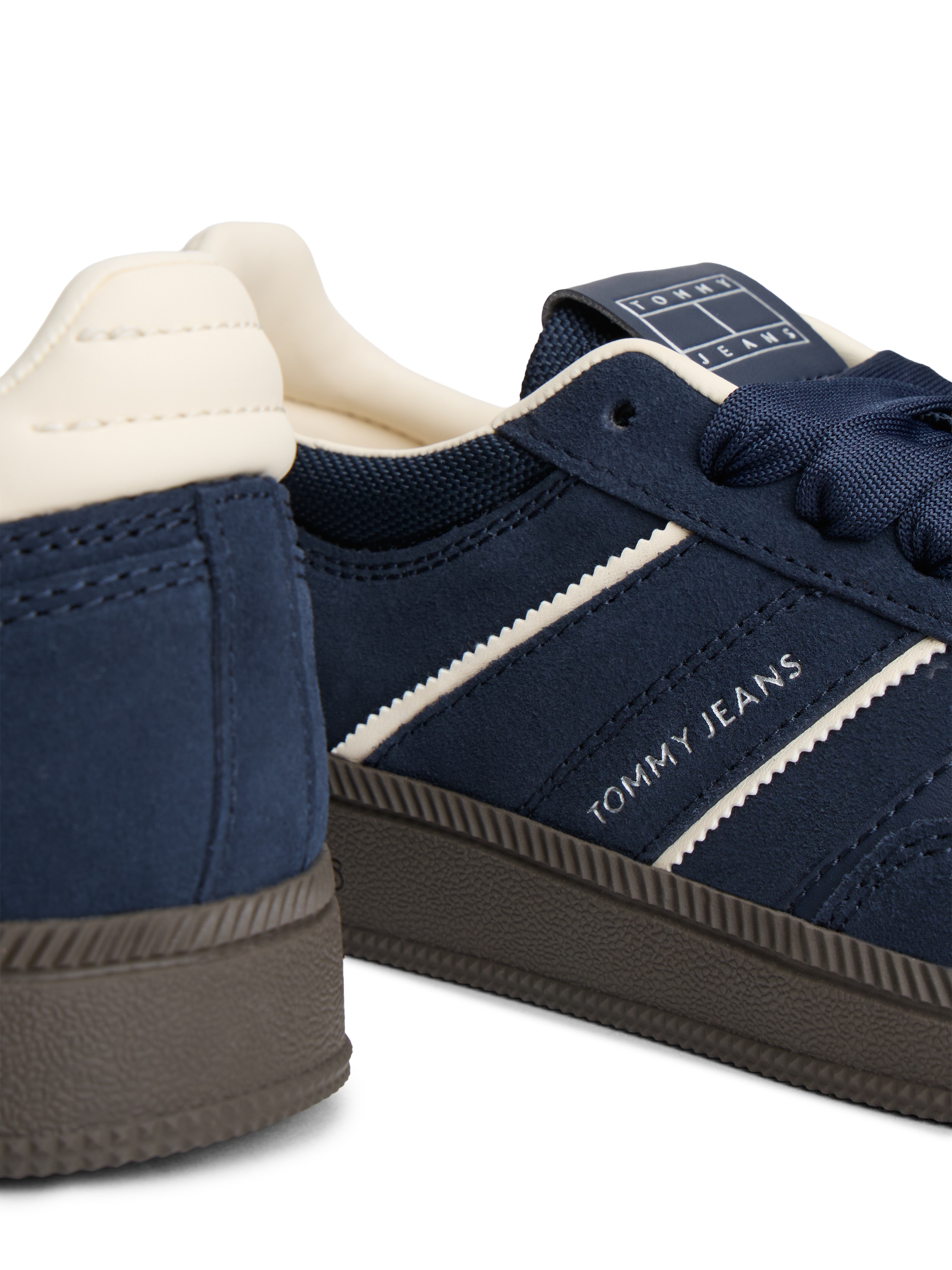 Tommy Jeans Plateausneaker »THE GREENWICH EDGE SUEDE«  Freizeitschuh, Halbschuh, Schnürschuh mit gepolstertem Schaftrand