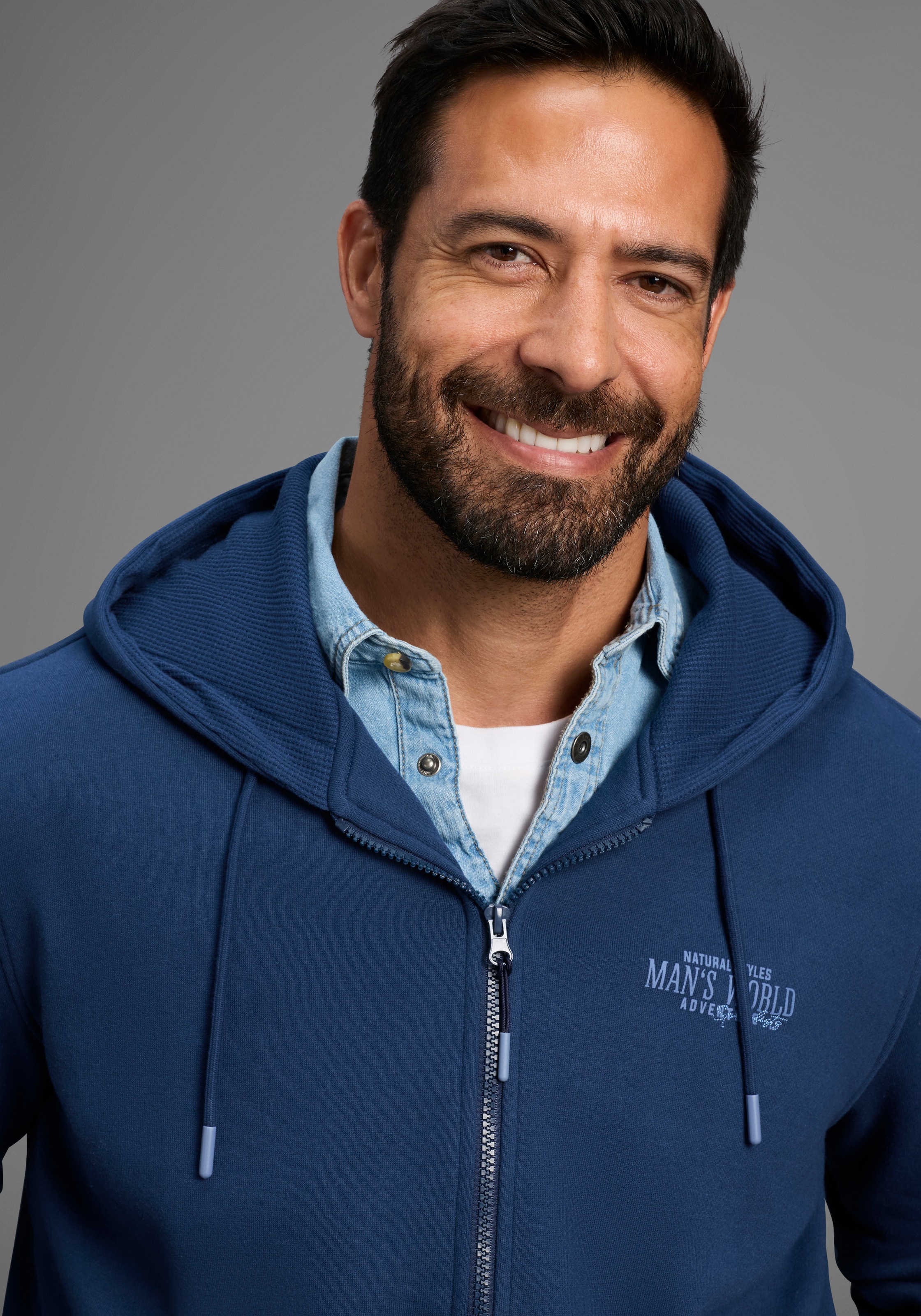 Kapuzensweatjacke MAN'S WORLD, Herren, Gr. 3XL, blau (marine), angeraute Sweatware, Obermaterial: 60% Baumwolle, 40% Polyester, bedruckt, regular fit, Bündchen, Sweatjacken, Langarm, mit Print, mit Kapuze, Tasche am Ärmel 3