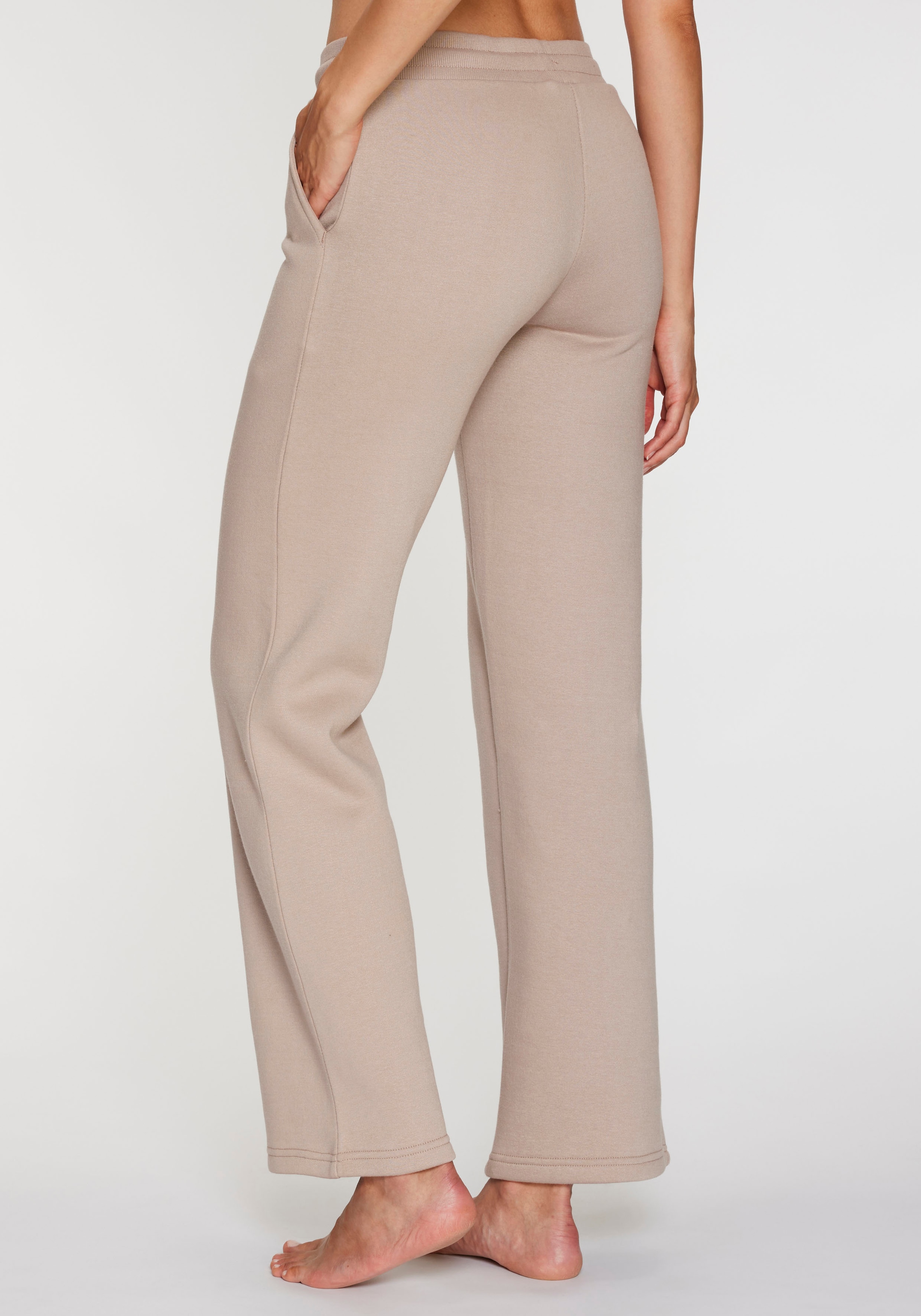 H.I.S Relaxhose, mit weitem Bein und aus ultraweicher Sweatqualität, Loungewear