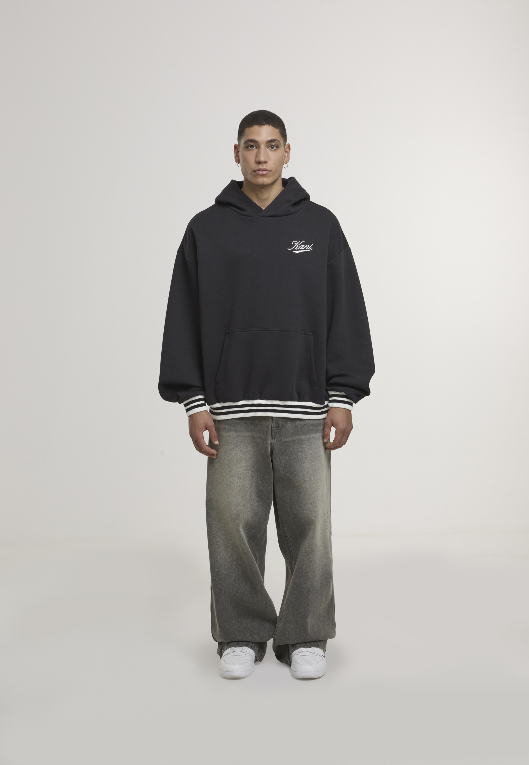 Karl Kani Rundhalspullover »Karl Kani Cursive Varsity Oversized Hoodie« 1