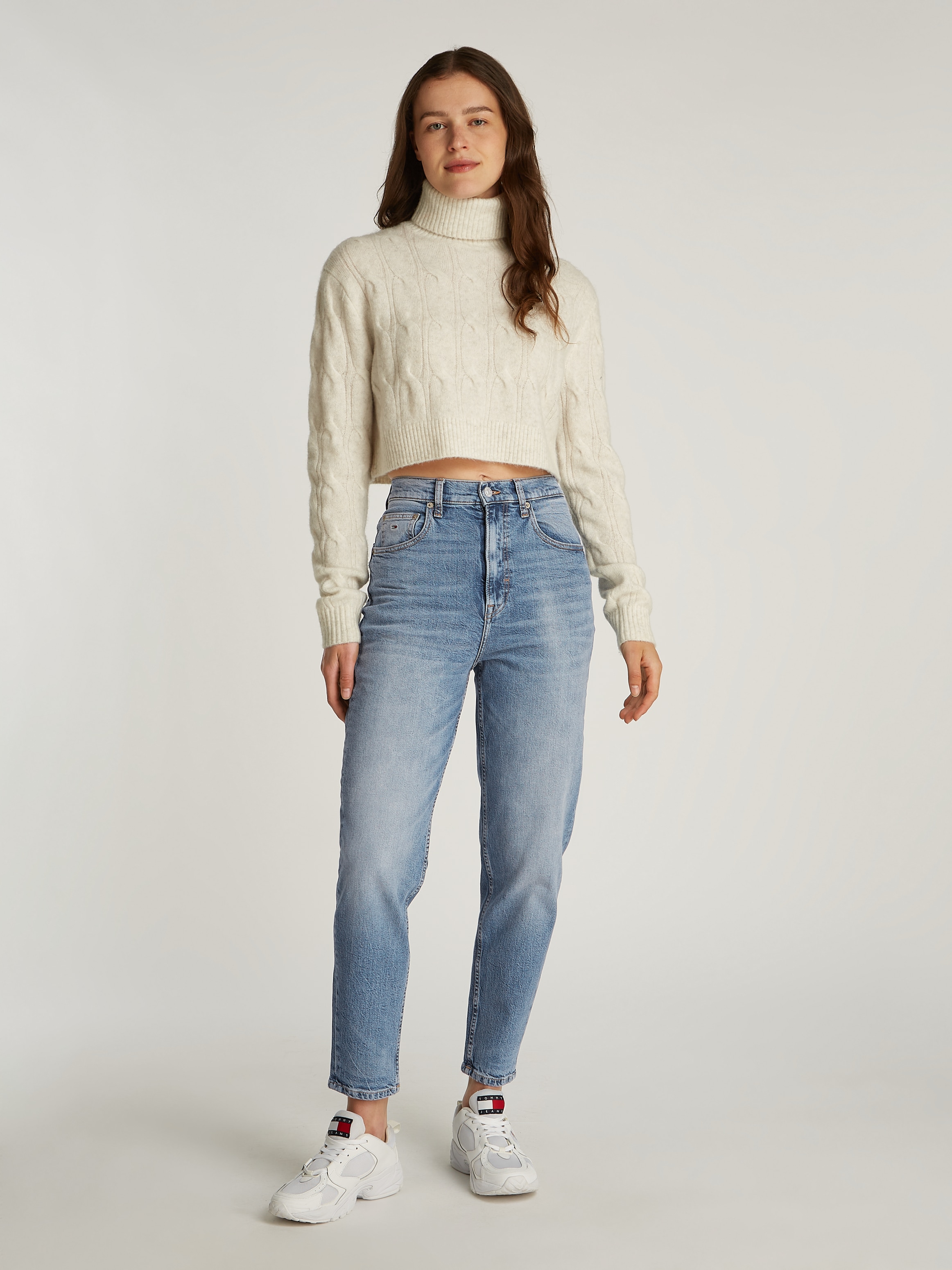 Tommy Jeans Mom-Jeans, mit Logo-Stickereien