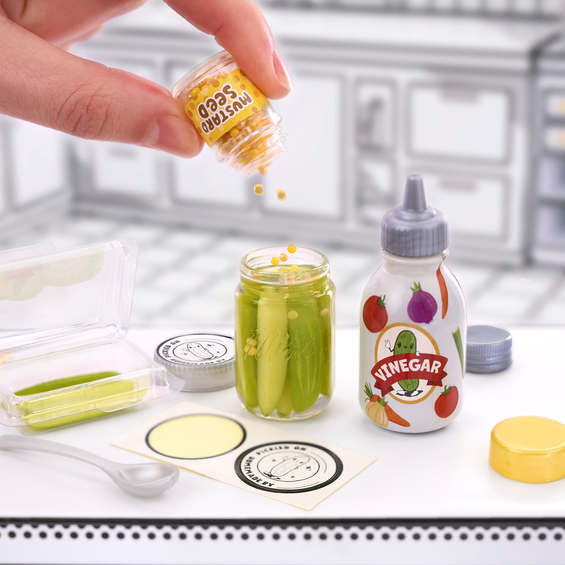 MGA ENTERTAINMENT Kreativset »MGA's Miniverse-Mini Foods Cafe«, sortierte Lieferung