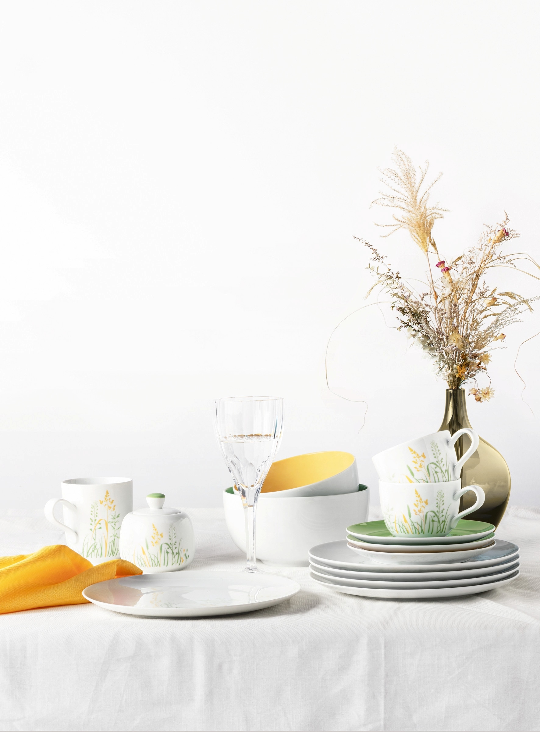 Seltmann Weiden Kaffeeservice »Geschirr-Set, 18 Teile, Liberty Meadow Grasses«, (Set, 18 tlg., 6x Kaffeeobertasse 0,26 l, 6x Kombi-Untertasse, 6x Frühstücksteller), Tassen, Untertassen, Teller, Made in Germany, 18 Teile, für 6 Personen