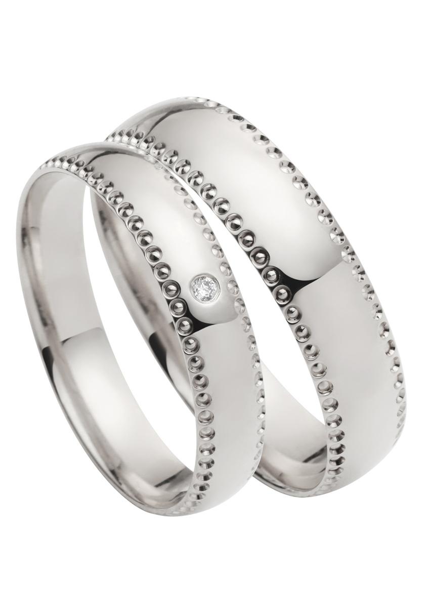 Firetti Trauring »Schmuck Geschenk Gold 750 Hochzeit Ehering "LIEBE"«, Made in Germany, wahlweise mit oder ohne Brillant