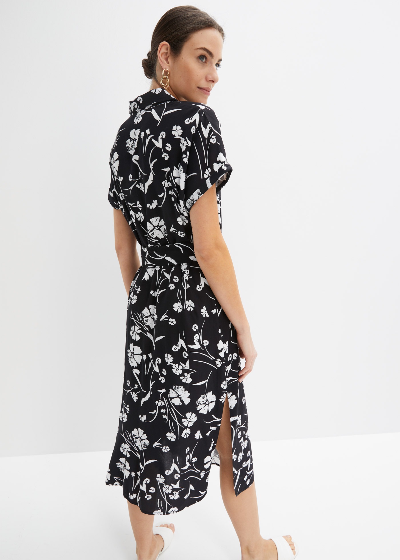 bonprix Blusenkleid feminin geschnitten, mit Hemdblusenkragen, Kurzarm, mit günstig online kaufen