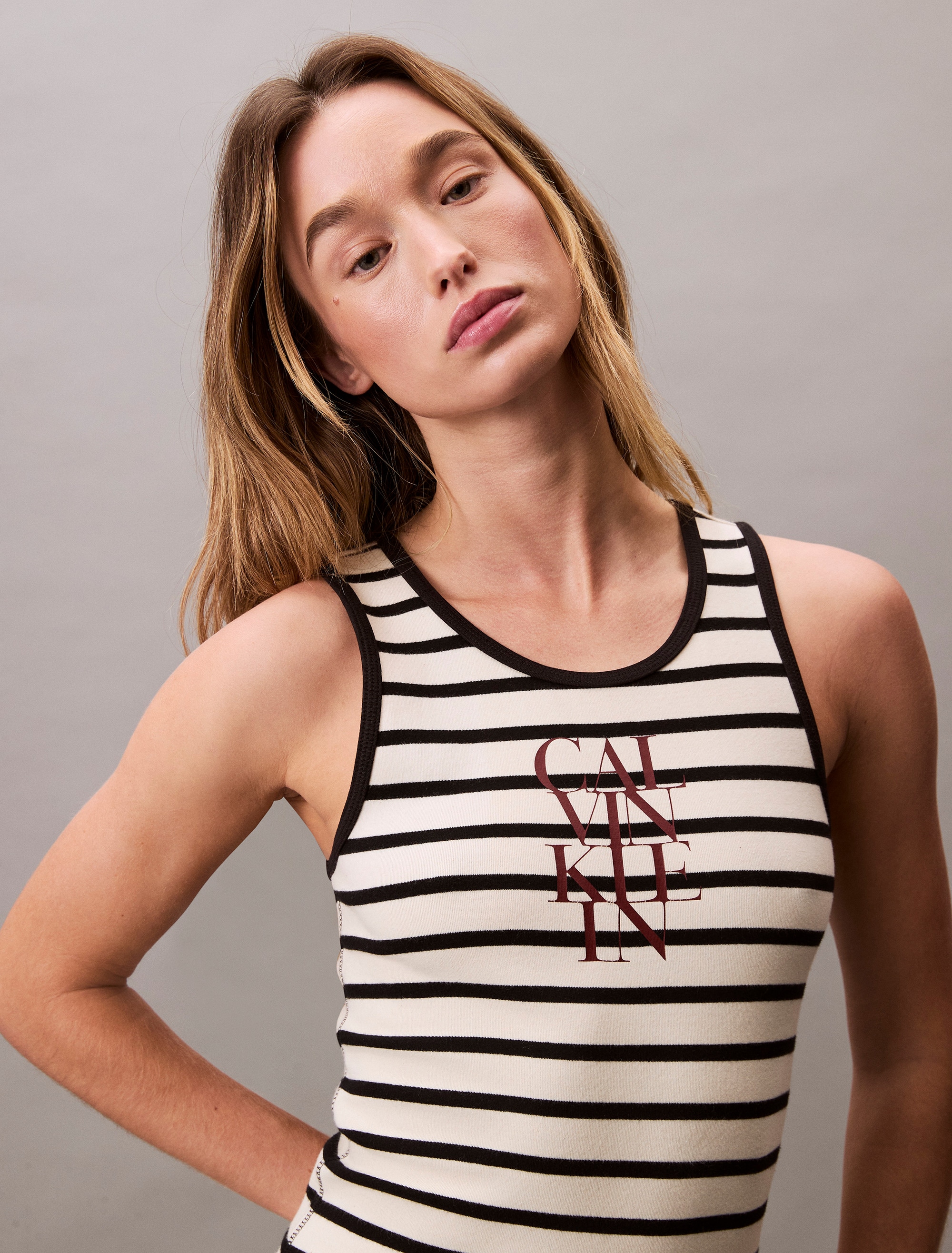 Calvin Klein Jeans Jerseykleid »COTTON RIB STRIPE SL DRESS«, Mit tiefem Rundhalsausschnitt