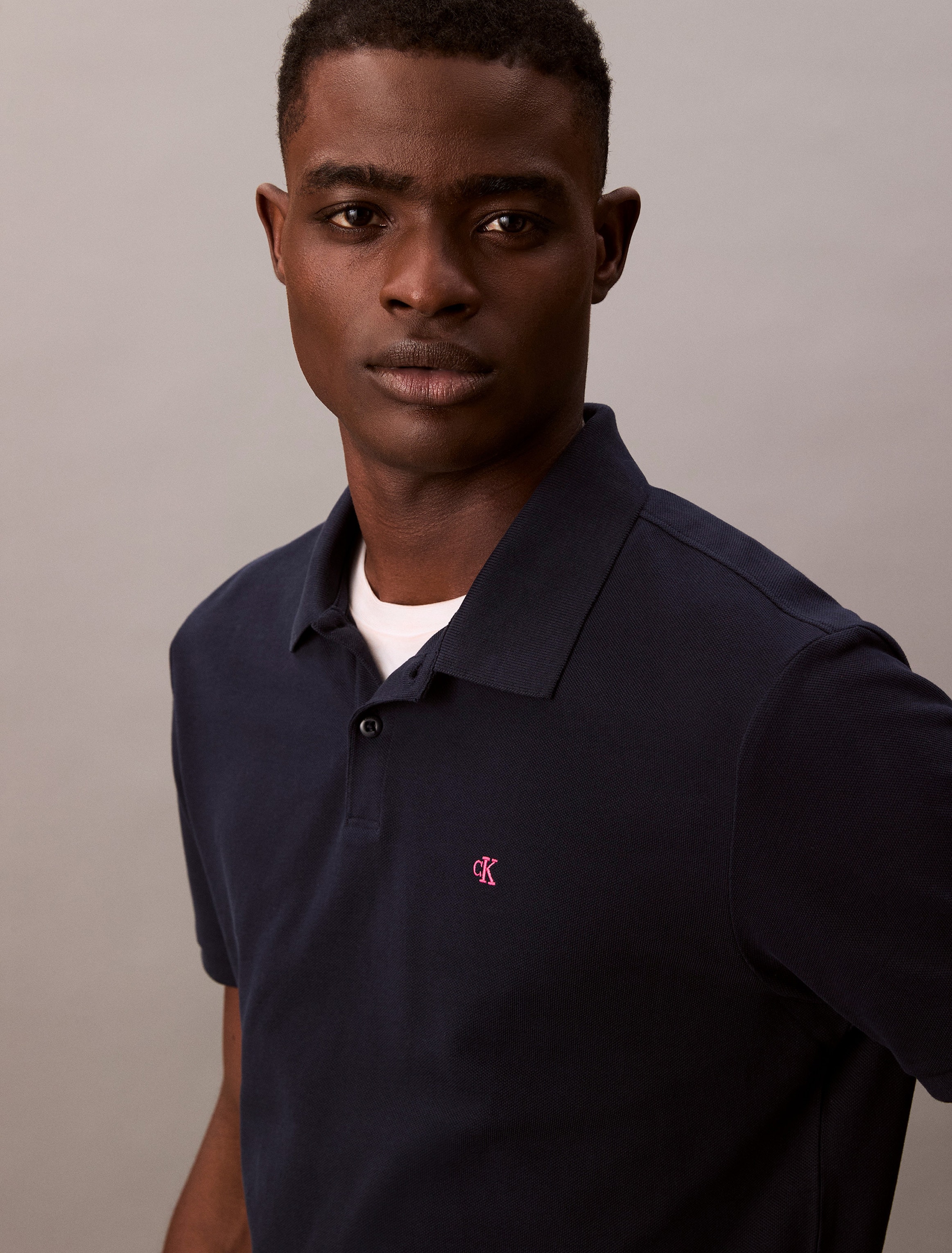 Calvin Klein Jeans Poloshirt »SS CASUAL PIQUE CLASSIC POLO«, Mit Rundhalsausschnitt