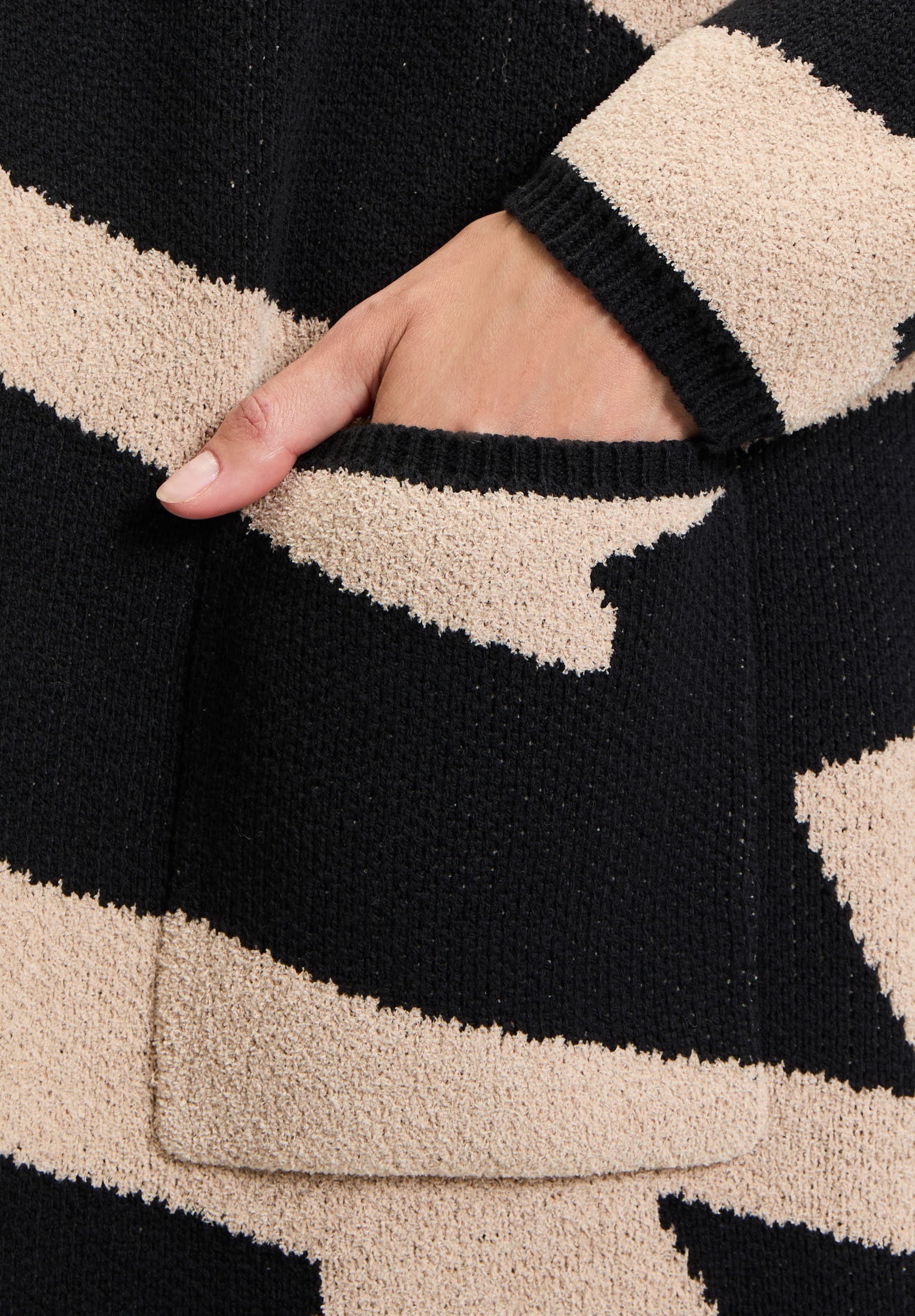 Betty Barclay Strickjacke »Damen mit Jacquard« 1 Stk. Materialmix