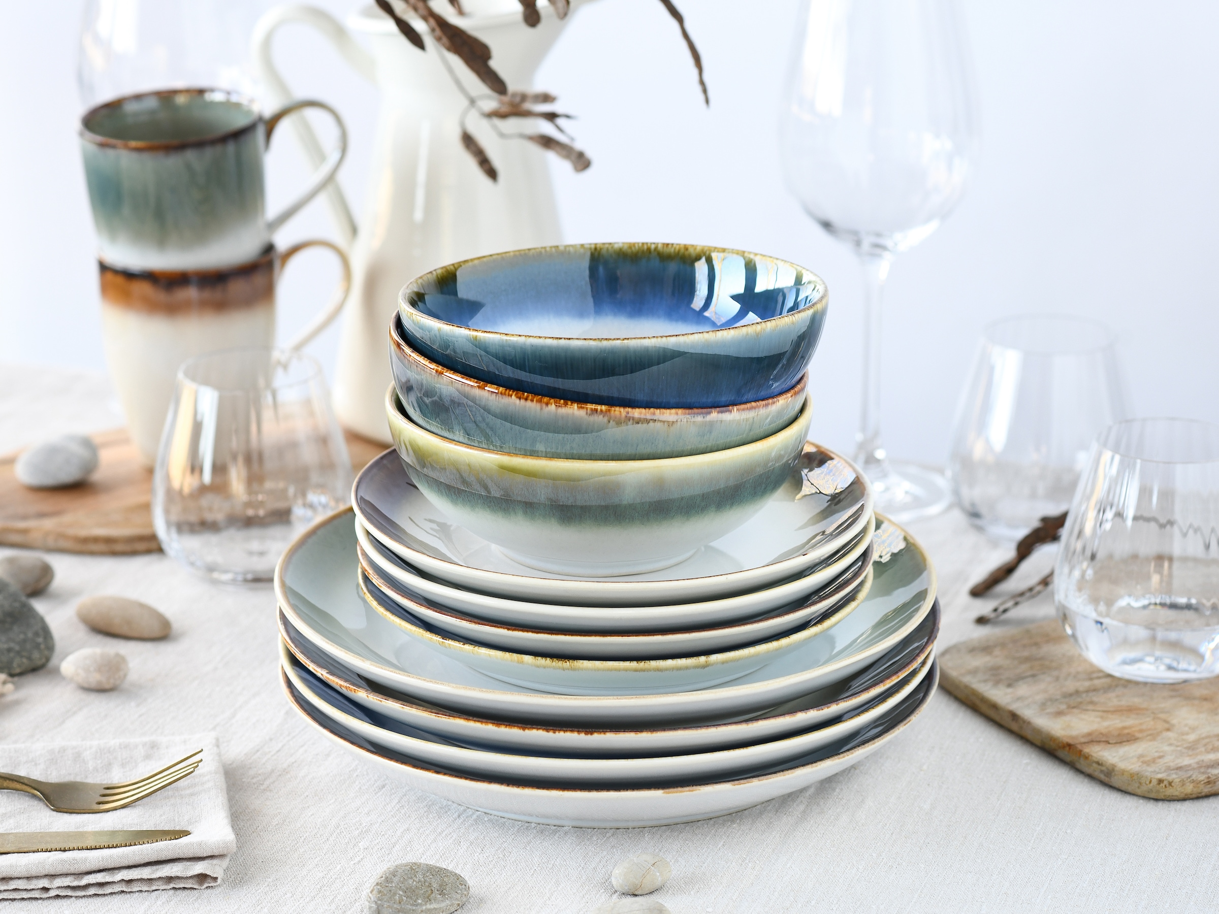 CreaTable Kombiservice »Geschirr-Set Cascade«, (Set, 16 tlg., Kaffeeservice und Tafelservice im Set, für 4 Personen), Service, Nostalgische Spezialglasuren, 16 Teile, für 4 Personen