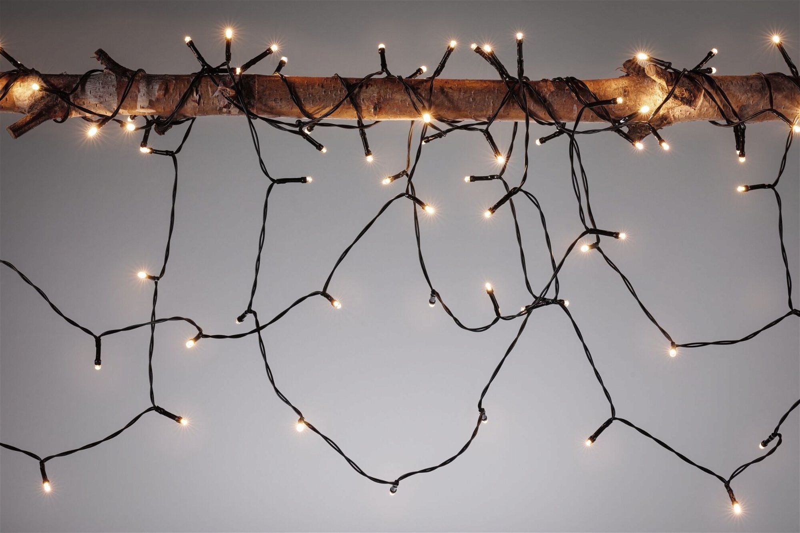 Paulmann LED Gartenstrahler "Solar Lichterkette Aurinka IP44 3000K 0lm/m Schwarz" 1 Stk. Warmweiß