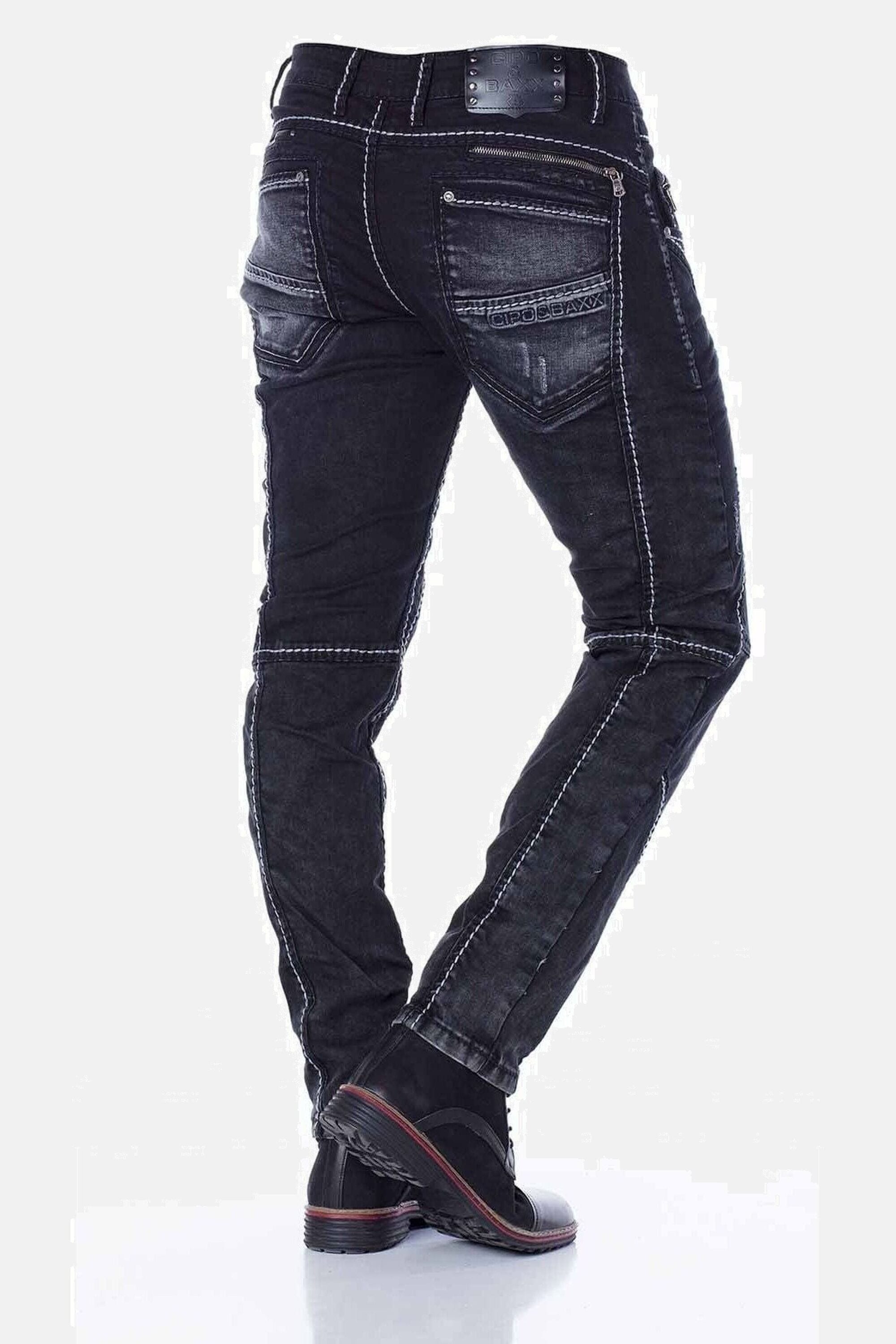 Cipo & Baxx 5-Pocket-Jeans »Jeans«, mit extravaganten Teilungsnähten, CD288