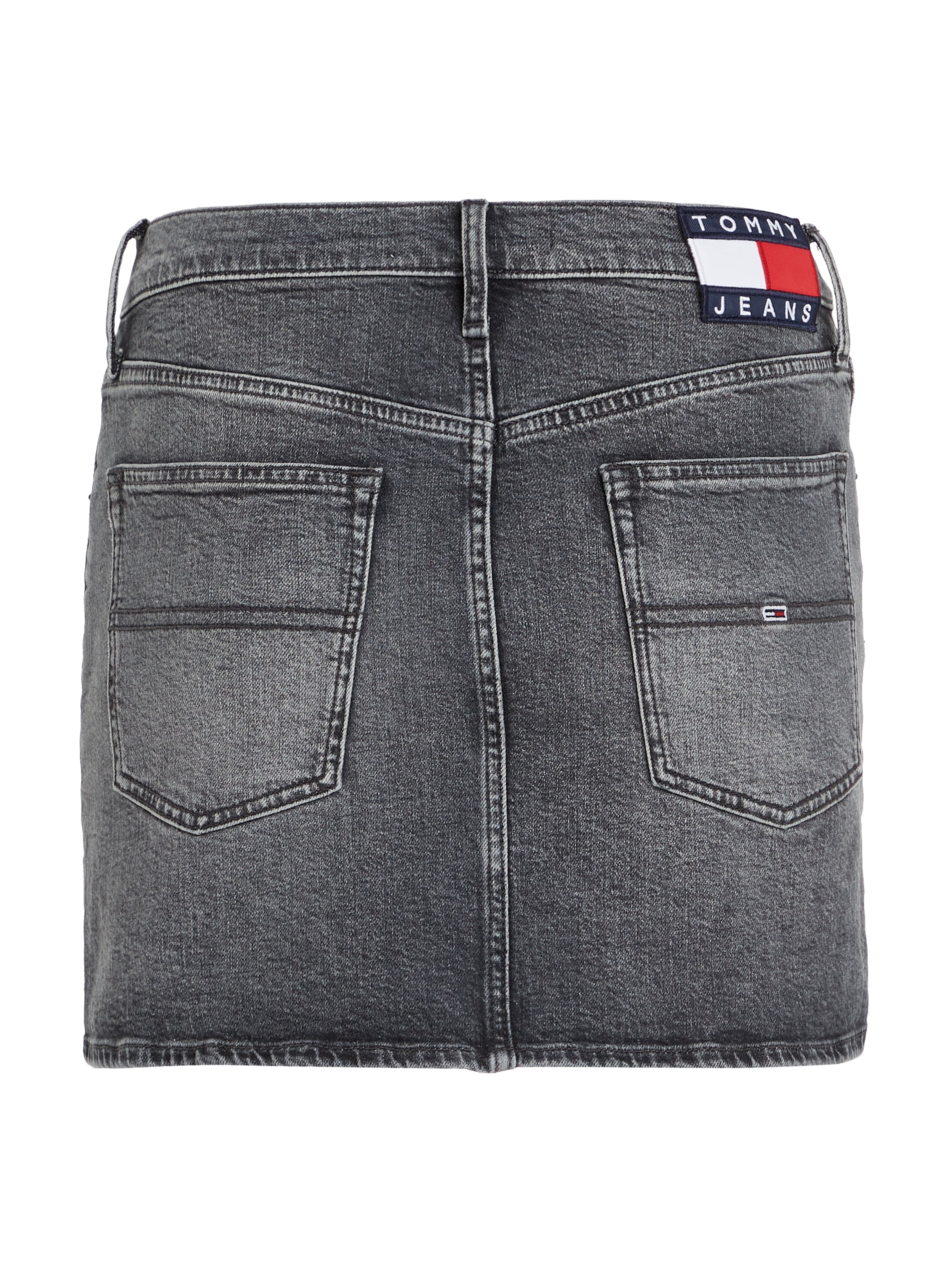 Jeans Jeans mit Tommy BAUR bestellen Logobadge für Jeansrock, | Tommy
