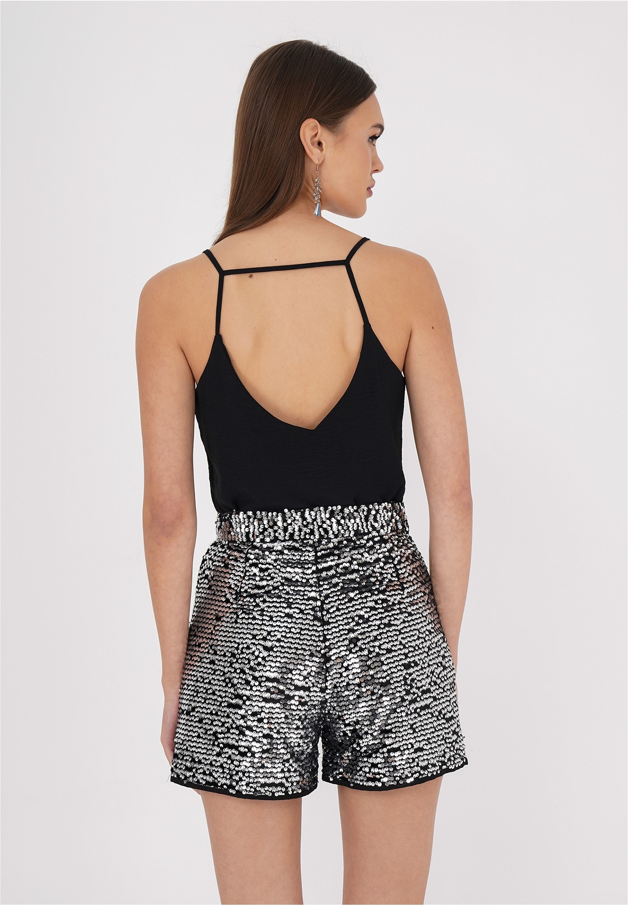 freshlions Shorts »Yara«, mit glitzerndem Paillettenbesatz