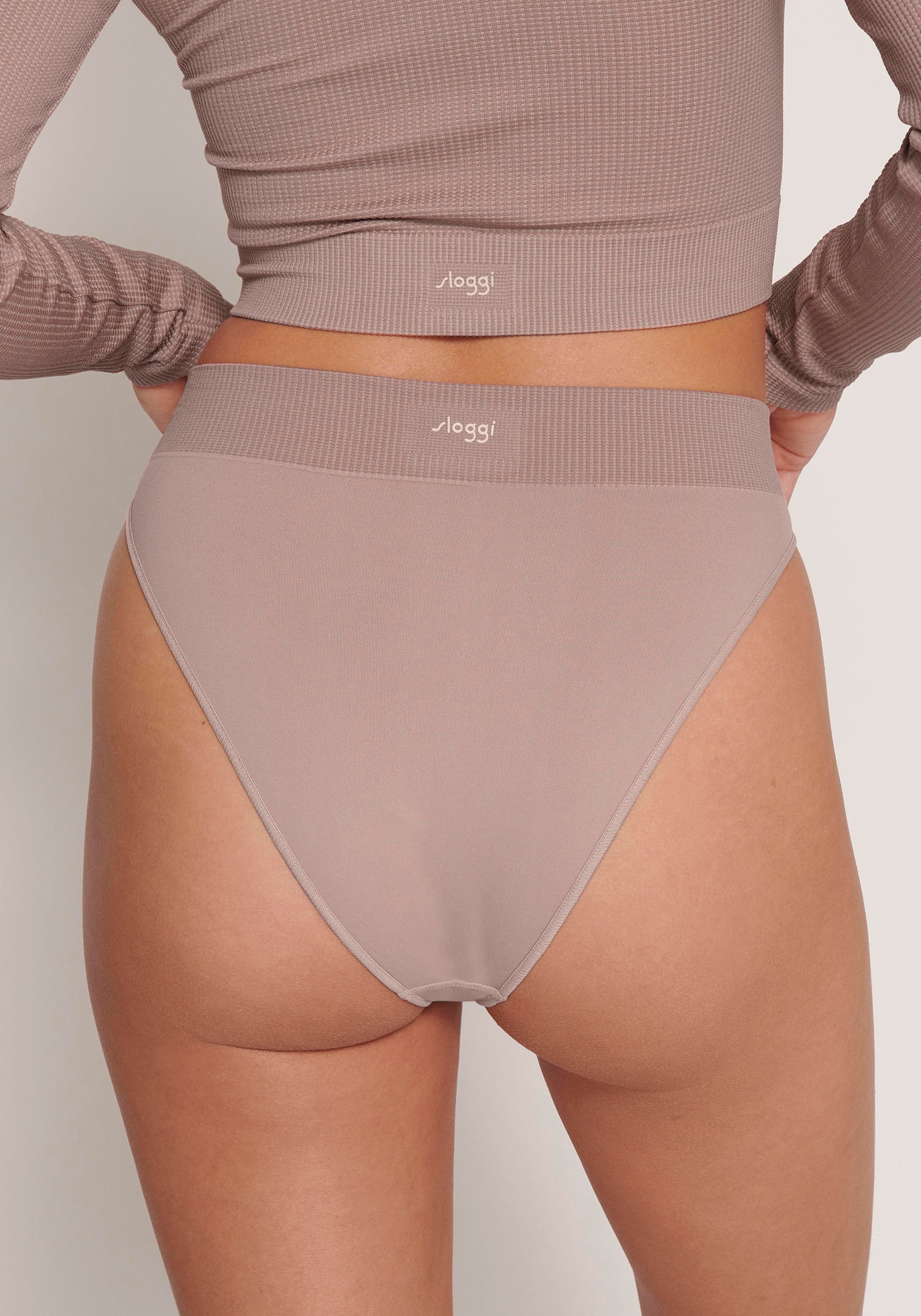 sloggi Slip »EVER Infused Aloe High leg«, pflegend, weicher Rundstrick, leicht