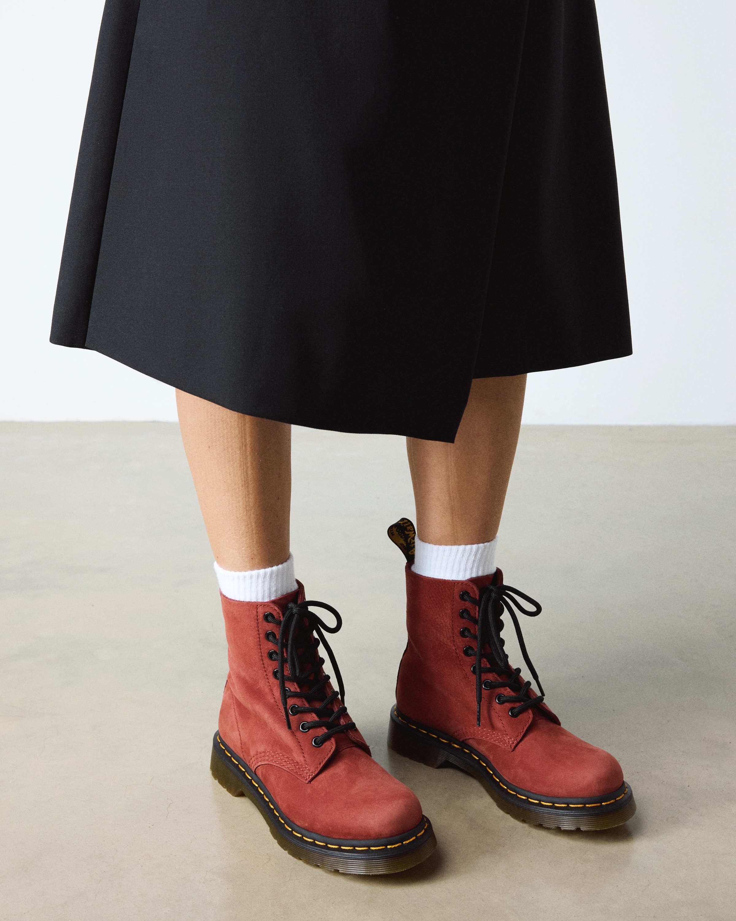 DR. MARTENS Schnürboots »1460 Pascal 8 Eye Boot«, Festival, Blockabsatz, Schnürboots mit gelber Rahmennaht